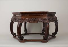 Chinese Hong-Mu Hexagonal Facetted Table in Relief, 19th Century
