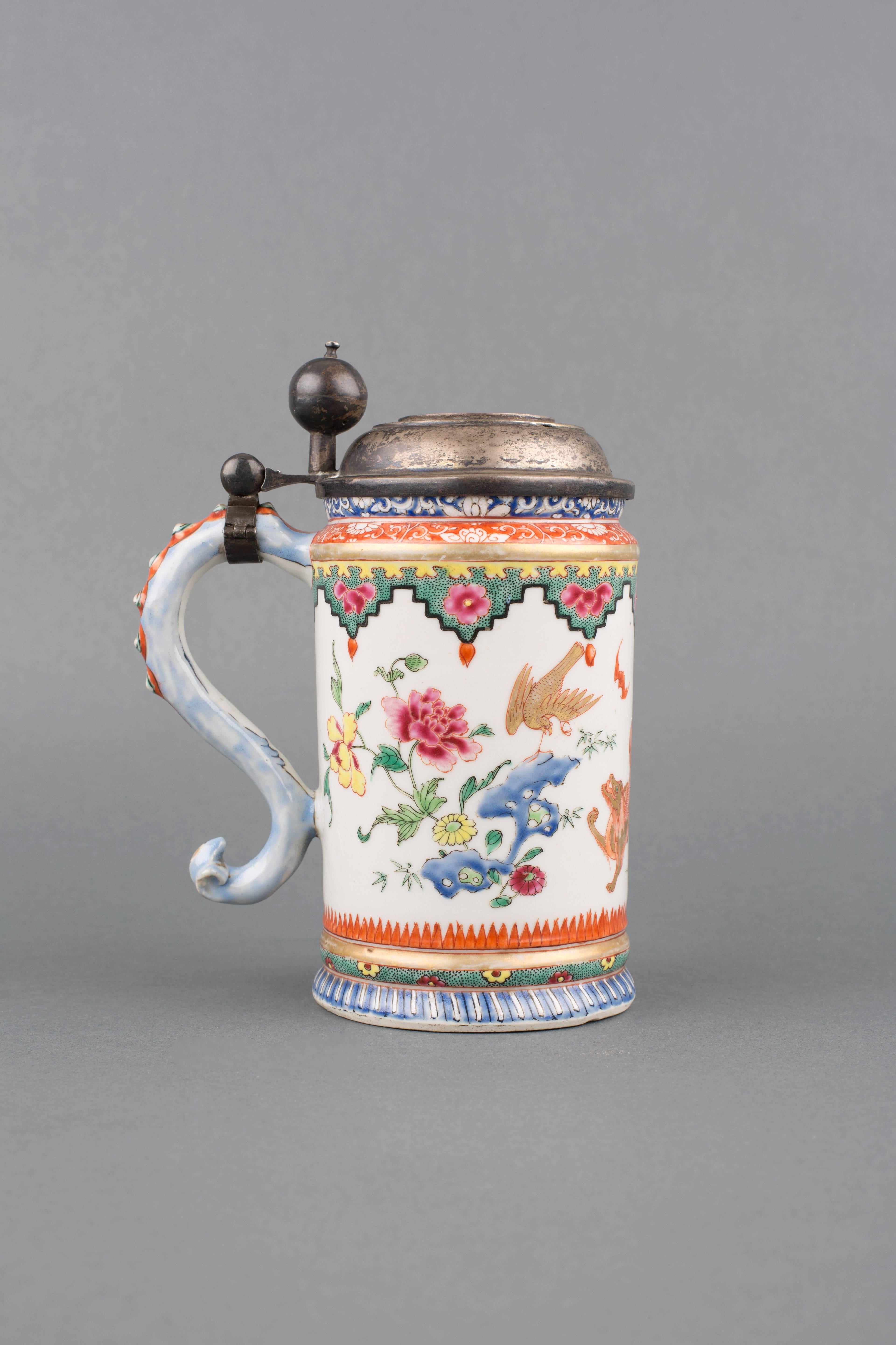 18th Century Chinese Export Porcelain Famille Rose Tankard, Qianlong, circa 1760 For Sale
