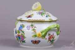 Herend Queen Victoria Soup Tureen with Lid and Handles, circa 1970