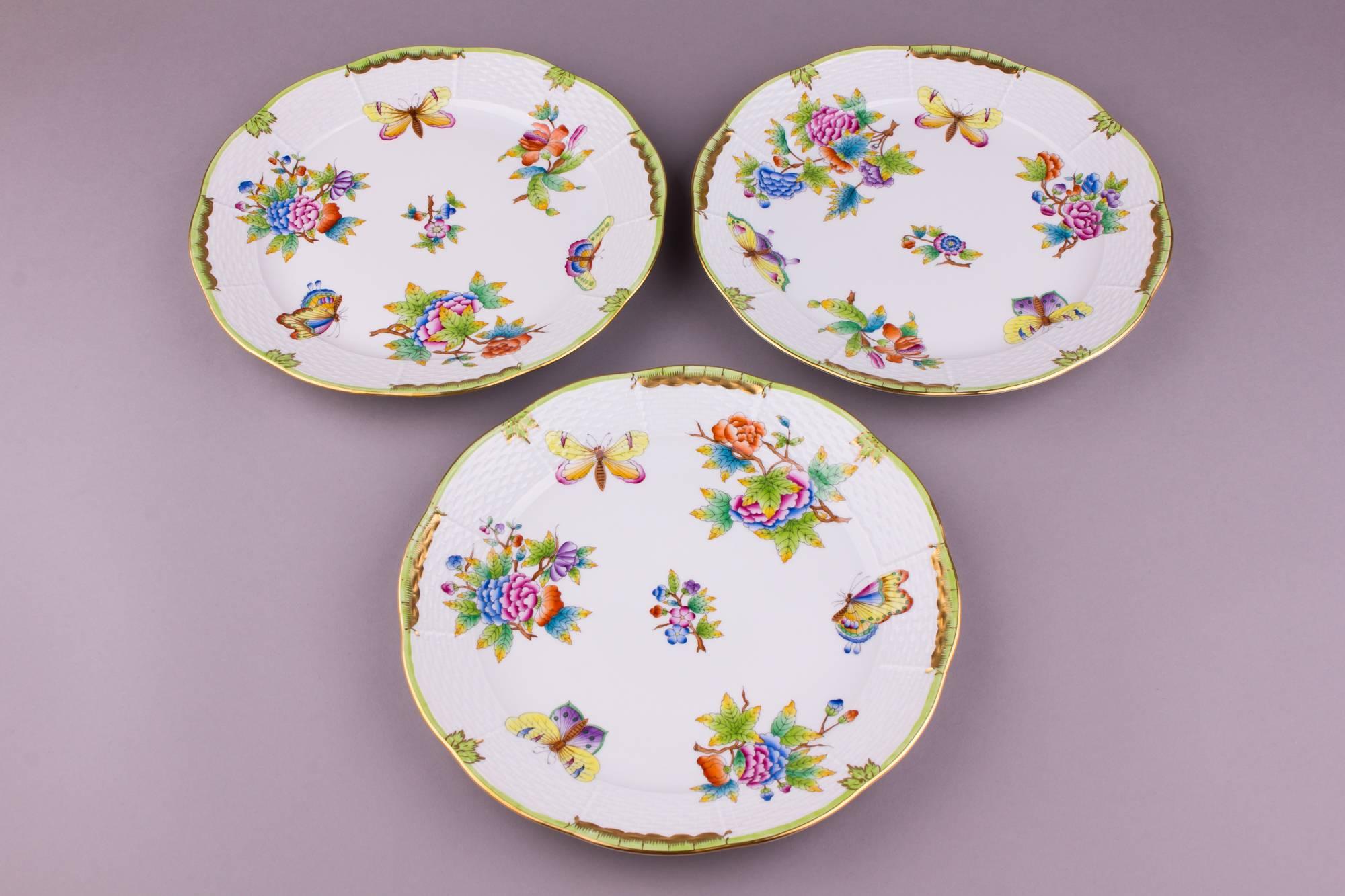 Herend Queen Victoria Plate Set for Six Persons, 18 Pieces In Excellent Condition For Sale In Budapest, HU