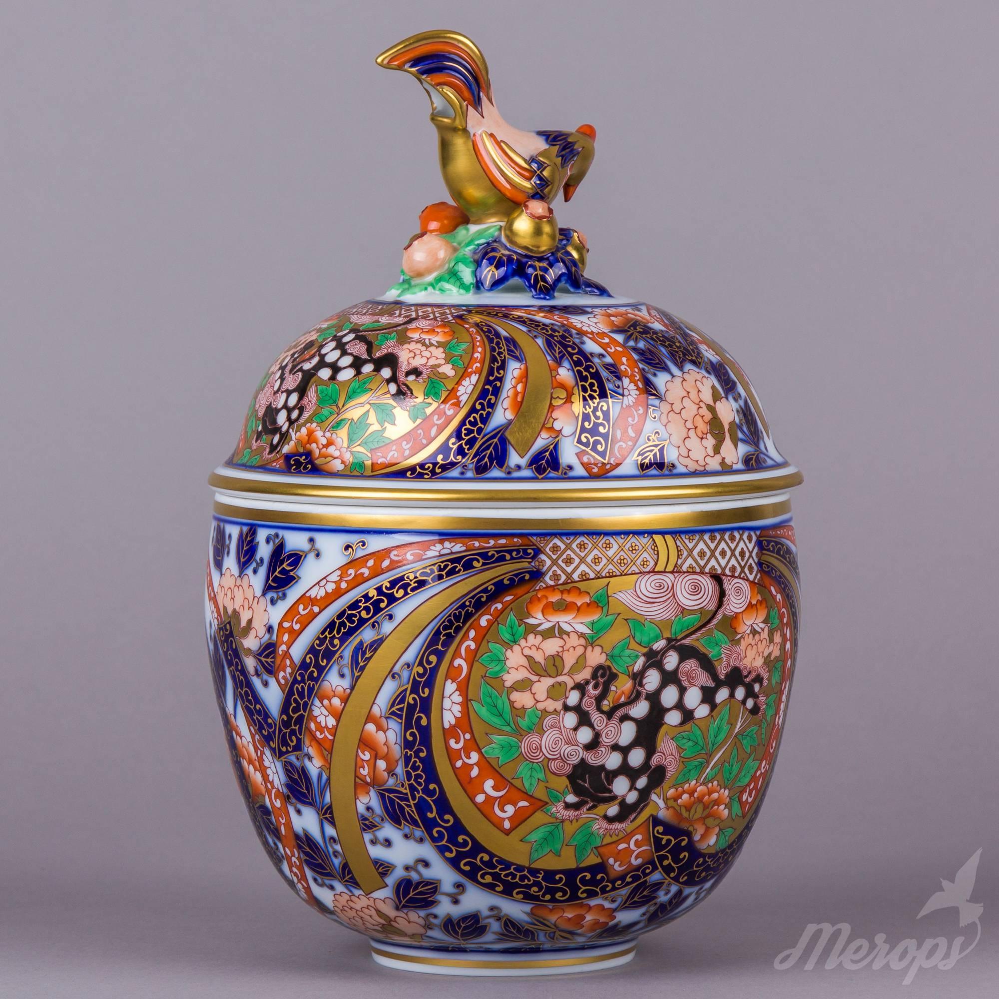 Hungarian Herend Masterpiece Large Decorative Jar with Sitting Rooster Knob from 1985 For Sale