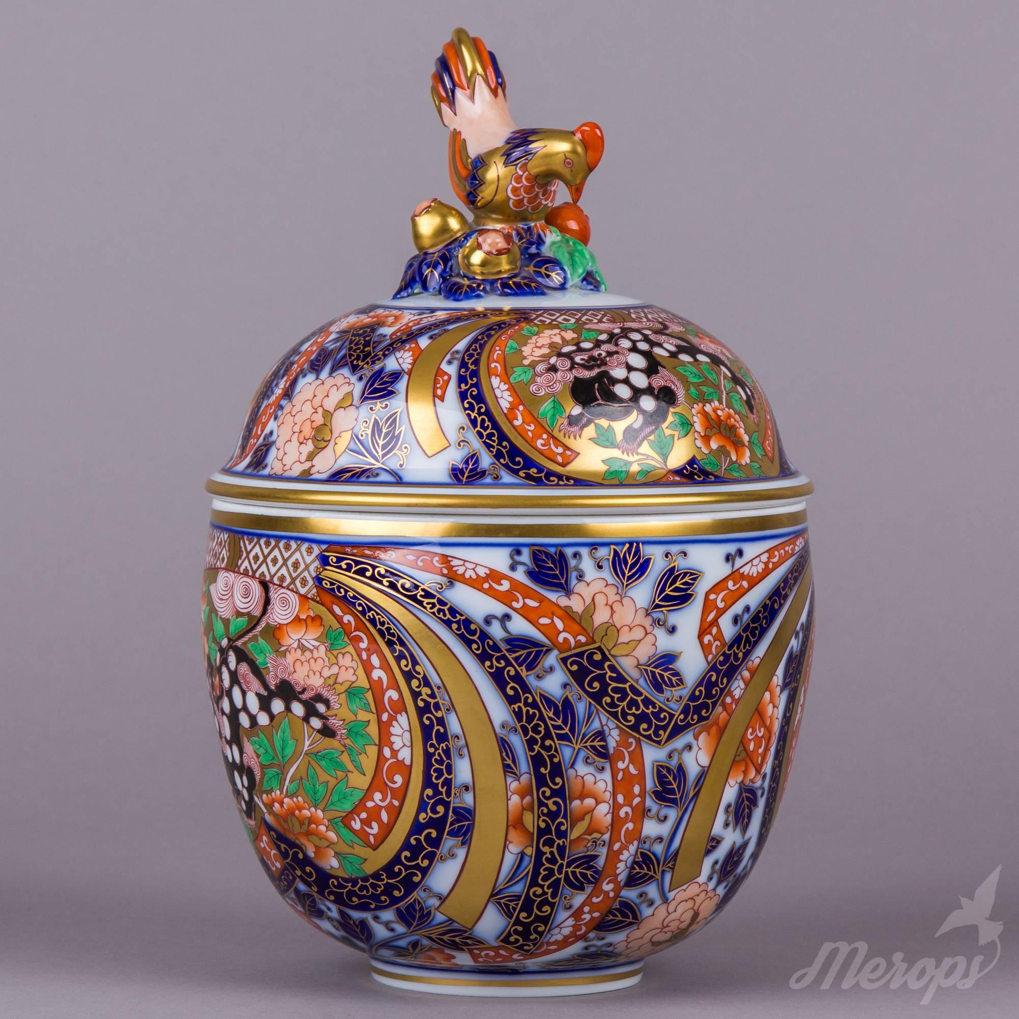 Herend Masterpiece Large Decorative Jar with Sitting Rooster Knob from 1985 In Excellent Condition For Sale In Budapest, HU