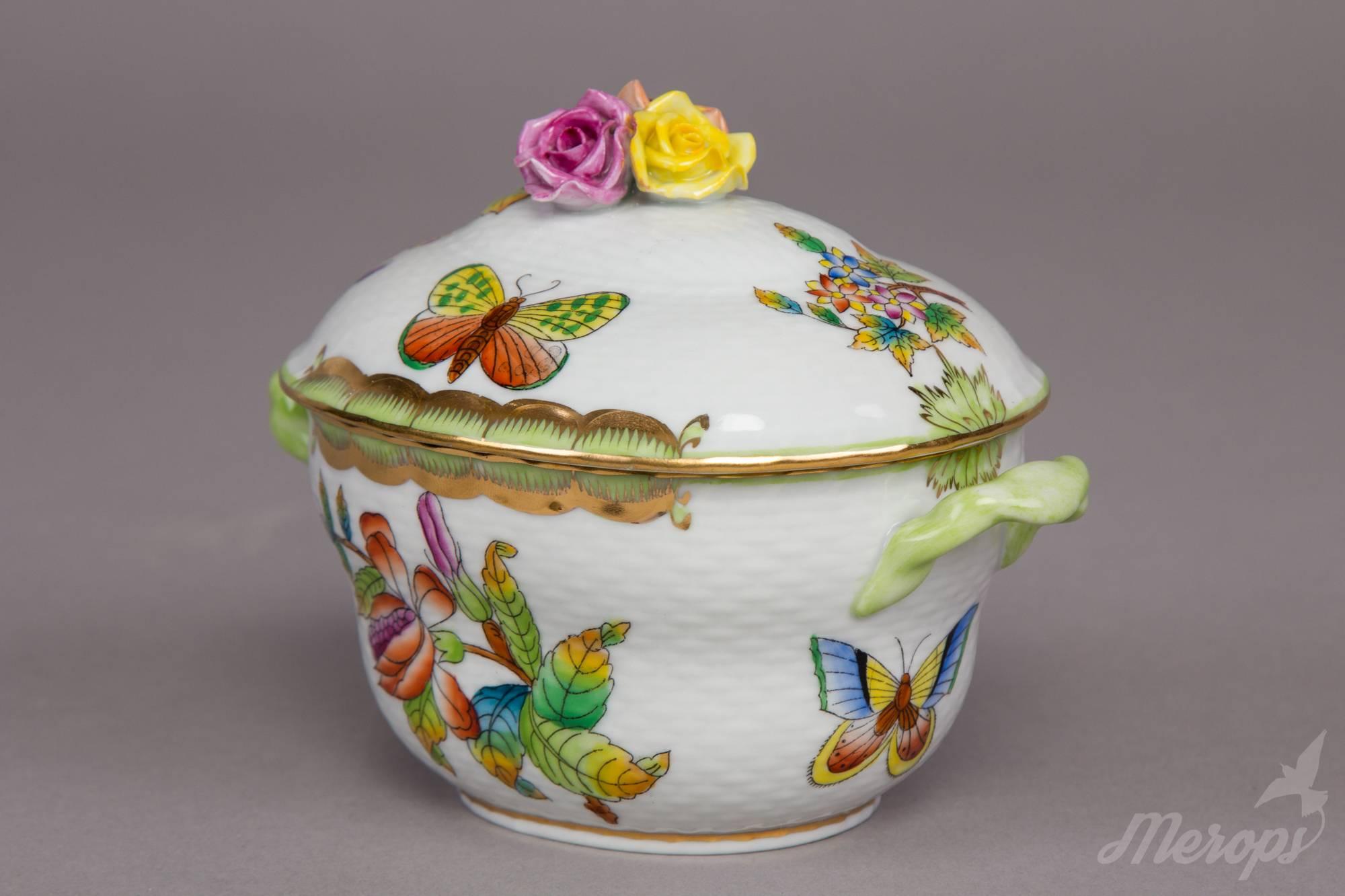 Hungarian Herend Queen Victoria Candy Box with Handles, circa 1960
