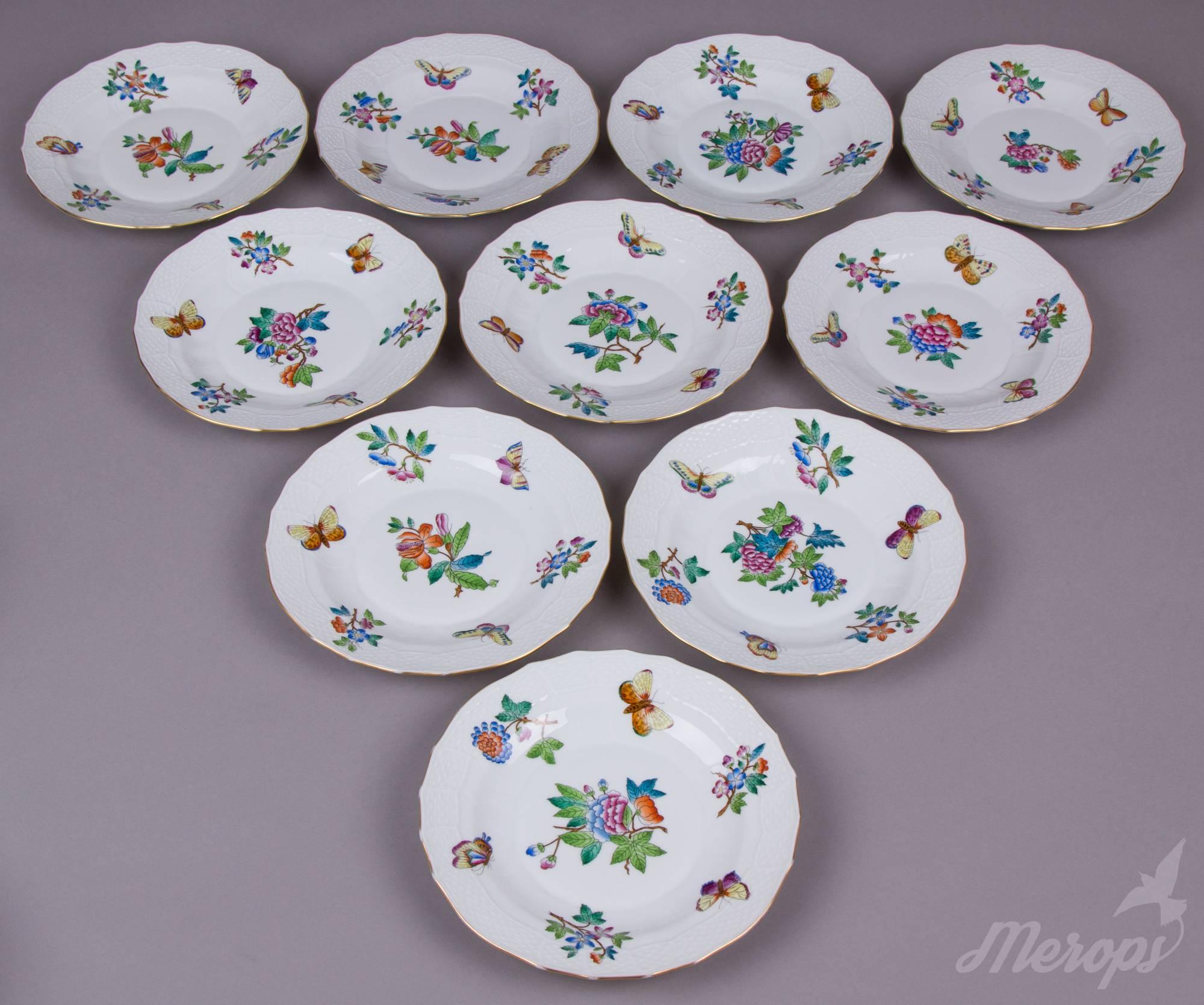 We ship this item worldwide for 70 USD with insurance. Shipping usually takes 3-7 business days. 

Manufacturer: Herend Porcelain Manufactory (Hungary).
Quality: Handpainted, 1st class.
Pattern: Queen Victoria (VA).
Condition: Used, in