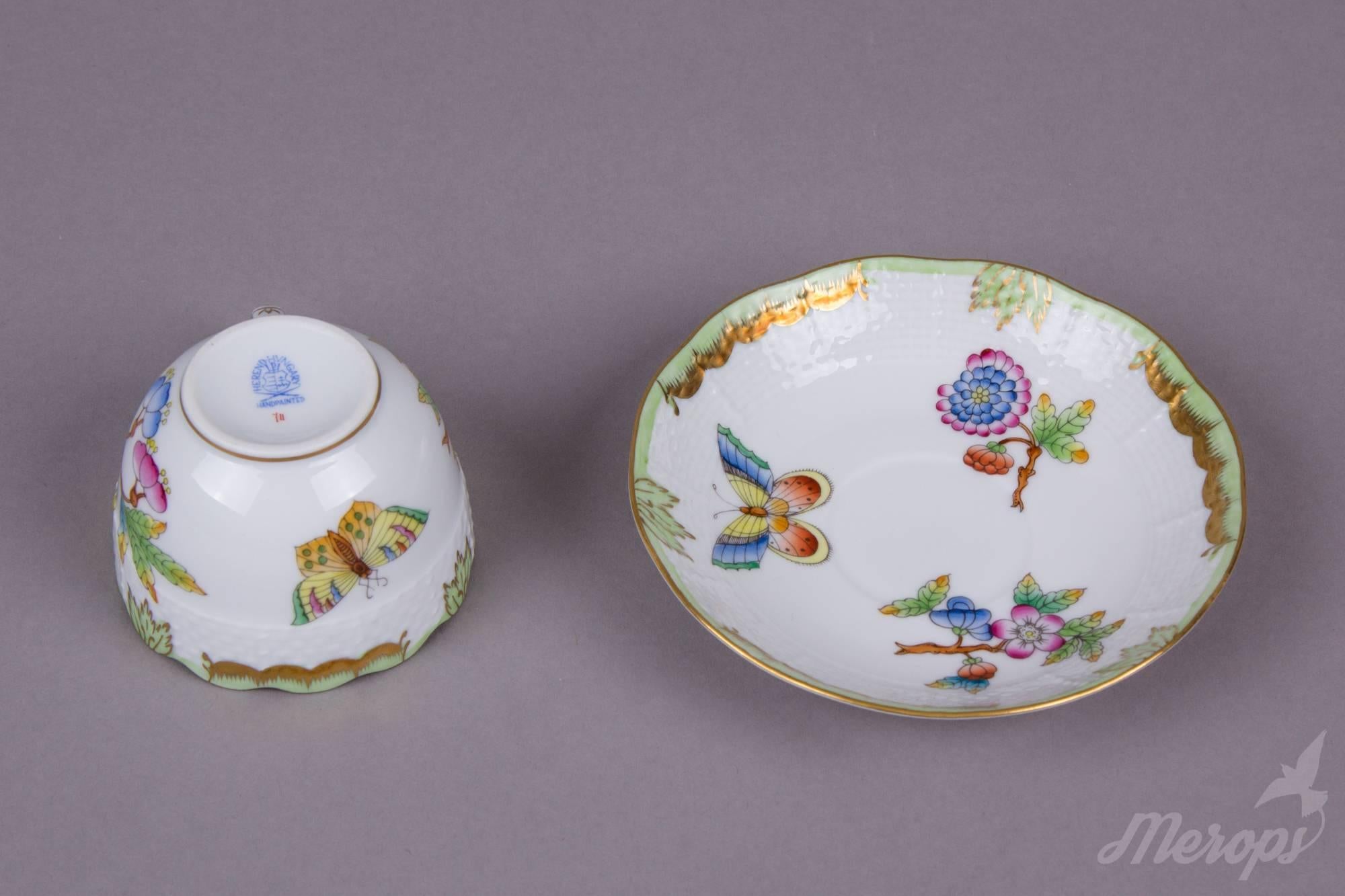 We ship this item worldwide for 20 USD with insurance. Shipping usually takes 5-10 business days.  

Manufacturer:	Herend Porcelain Manufactory (Hungary)
Quality:	Handpainted, 1st class
Pattern:	Queen Victoria (VBO)
Condition:	Pre-owned, in
