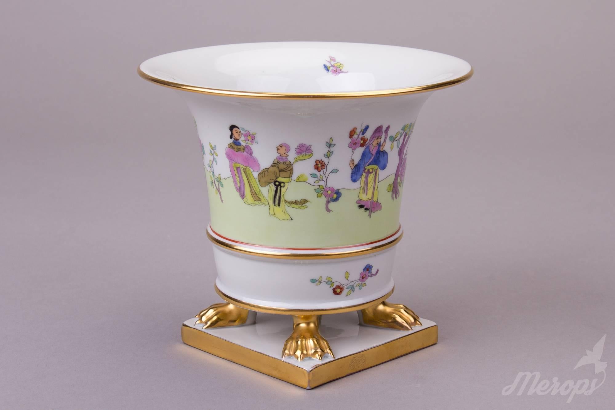 We ship this item worldwide for 35 USD with insurance. Shipping usually takes 5-10 business days.  

Manufacturer: Herend Porcelain Manufactory (Hungary)
Quality: Handpainted, 1st class
Pattern: Csung Vert
Condition: Pre-owned, in excellent