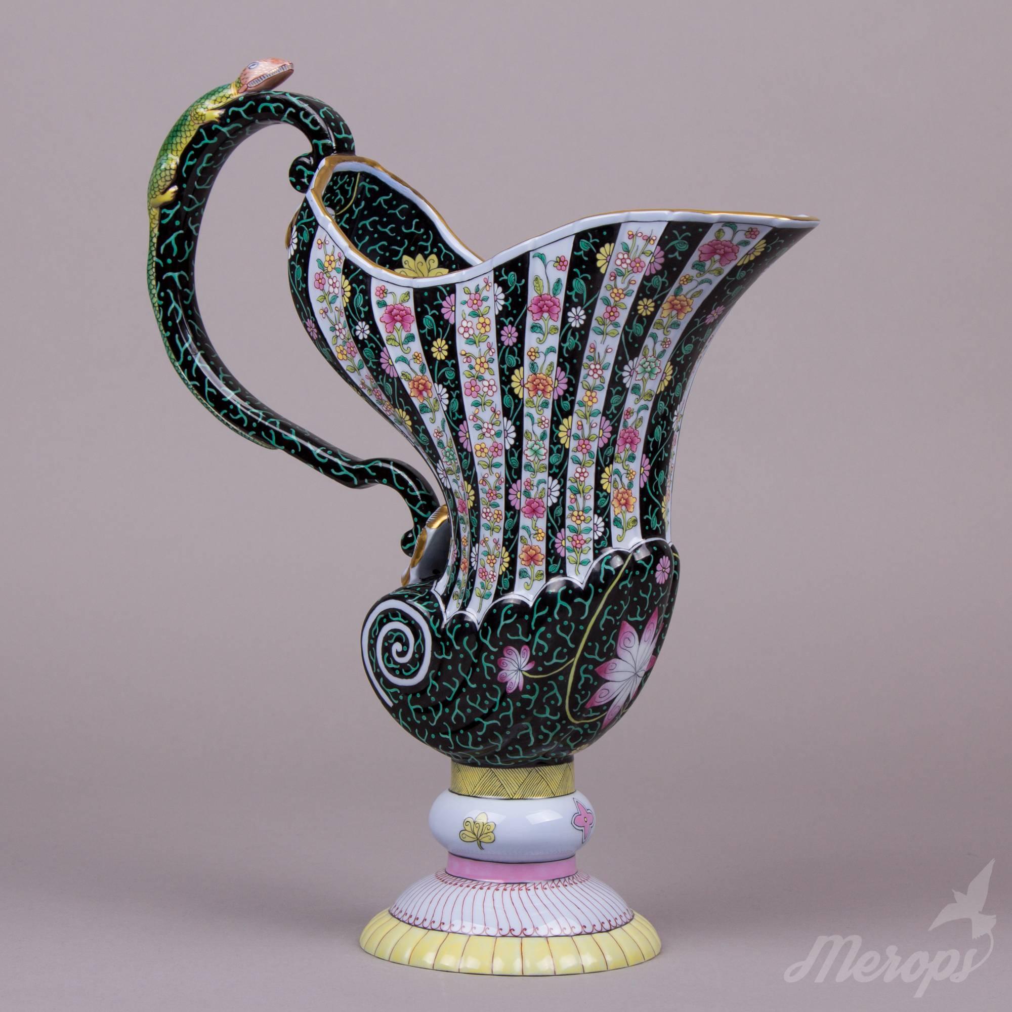 Hungarian Herend Siang Noir Black Dynasty Water Pitcher with Lizard Handle, circa 1960 For Sale