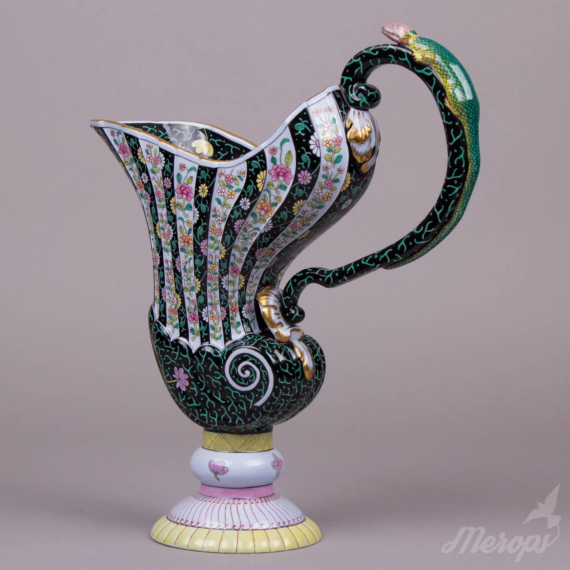 Mid-20th Century Herend Siang Noir Black Dynasty Water Pitcher with Lizard Handle, circa 1960 For Sale
