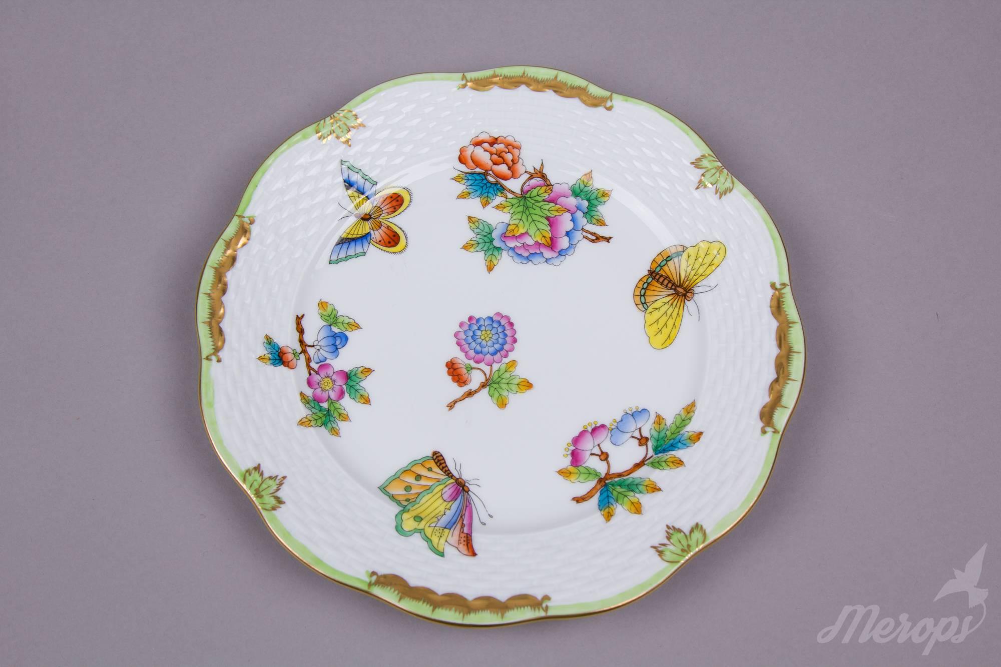 Set of Six Herend Queen Victoria Dessert Plates, 1976 In Excellent Condition In Budapest, HU