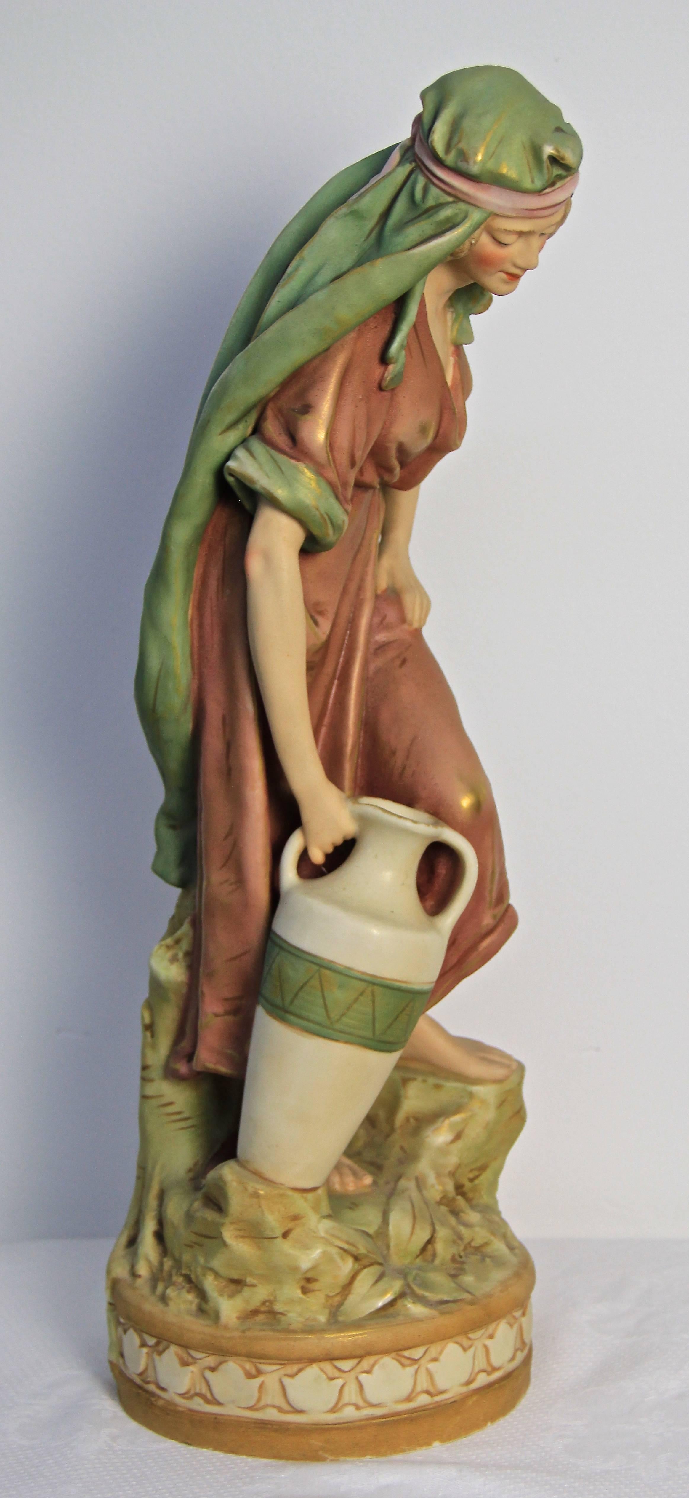 This beautiful Art Nouveau figure, coming from the Czech Republic back in 1910, was made of fine porcelain and is hallmarked with the 