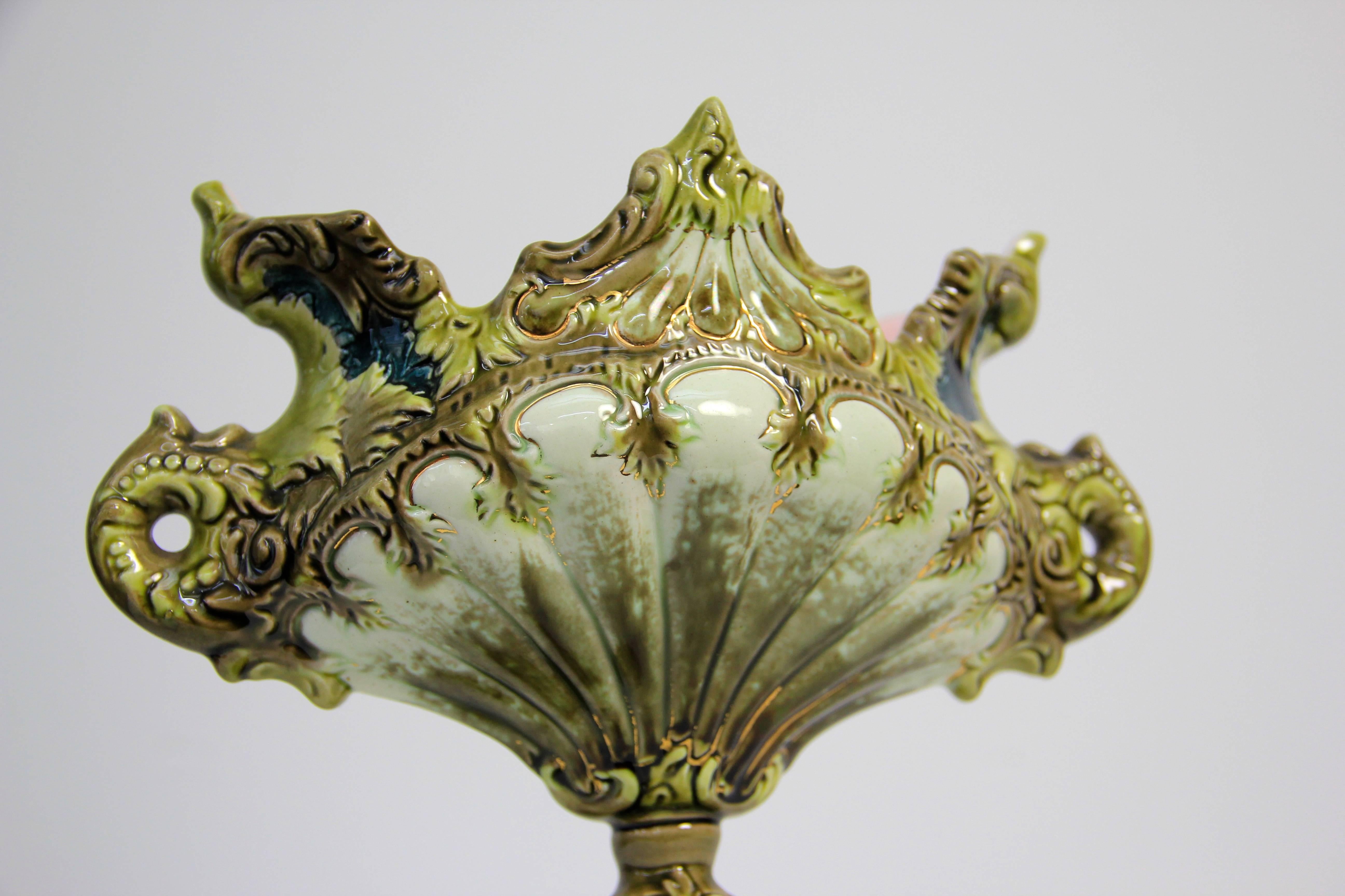 We are presenting you this delicate made Jardiniere by famous 