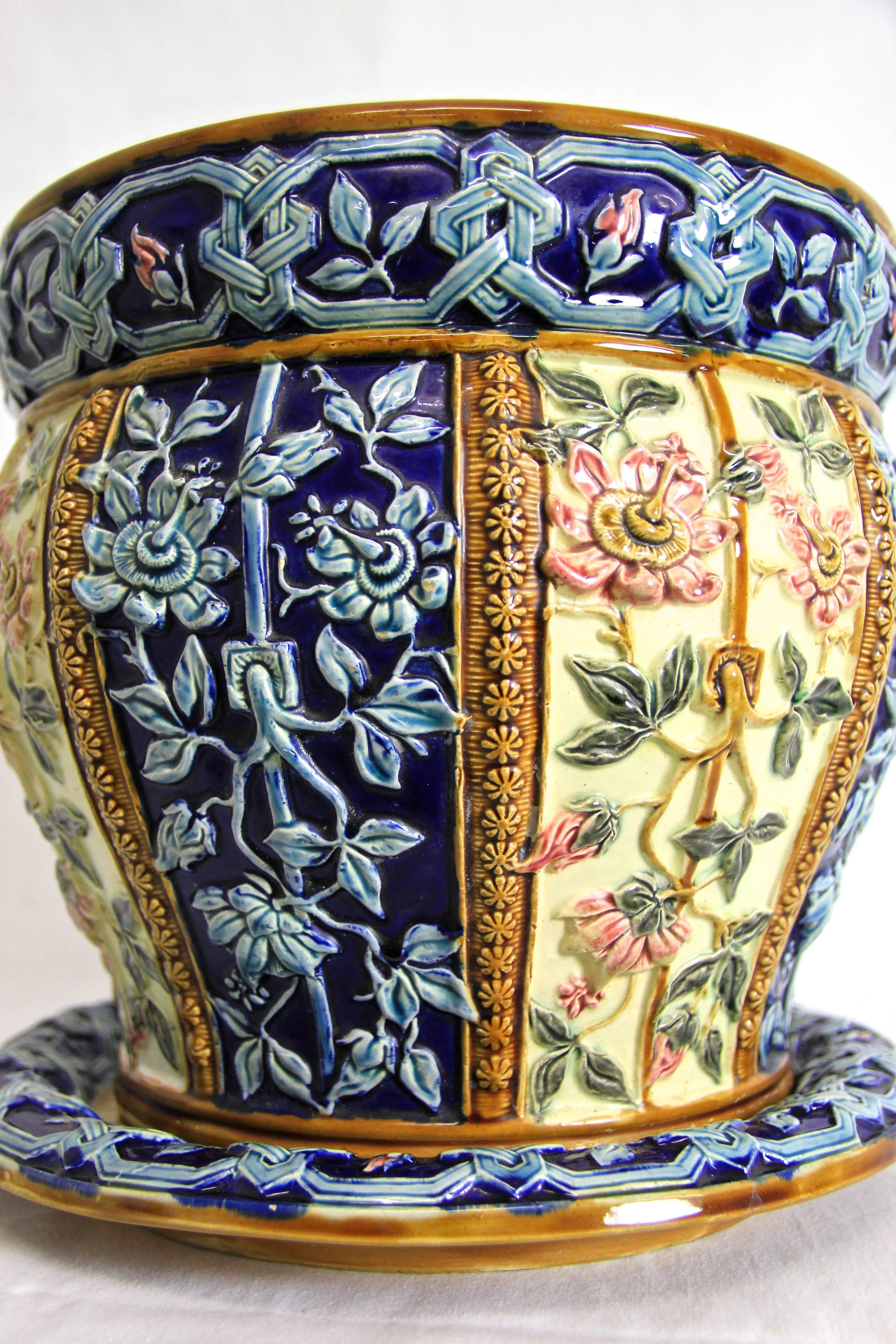Another Majolica masterpiece from Wilhelm Schiller & Son, circa 1900. The hand-painted floral design was made with passion to details and is highlighted by a beautiful color composition.
Wilhelm Schiller began production of porcelain and