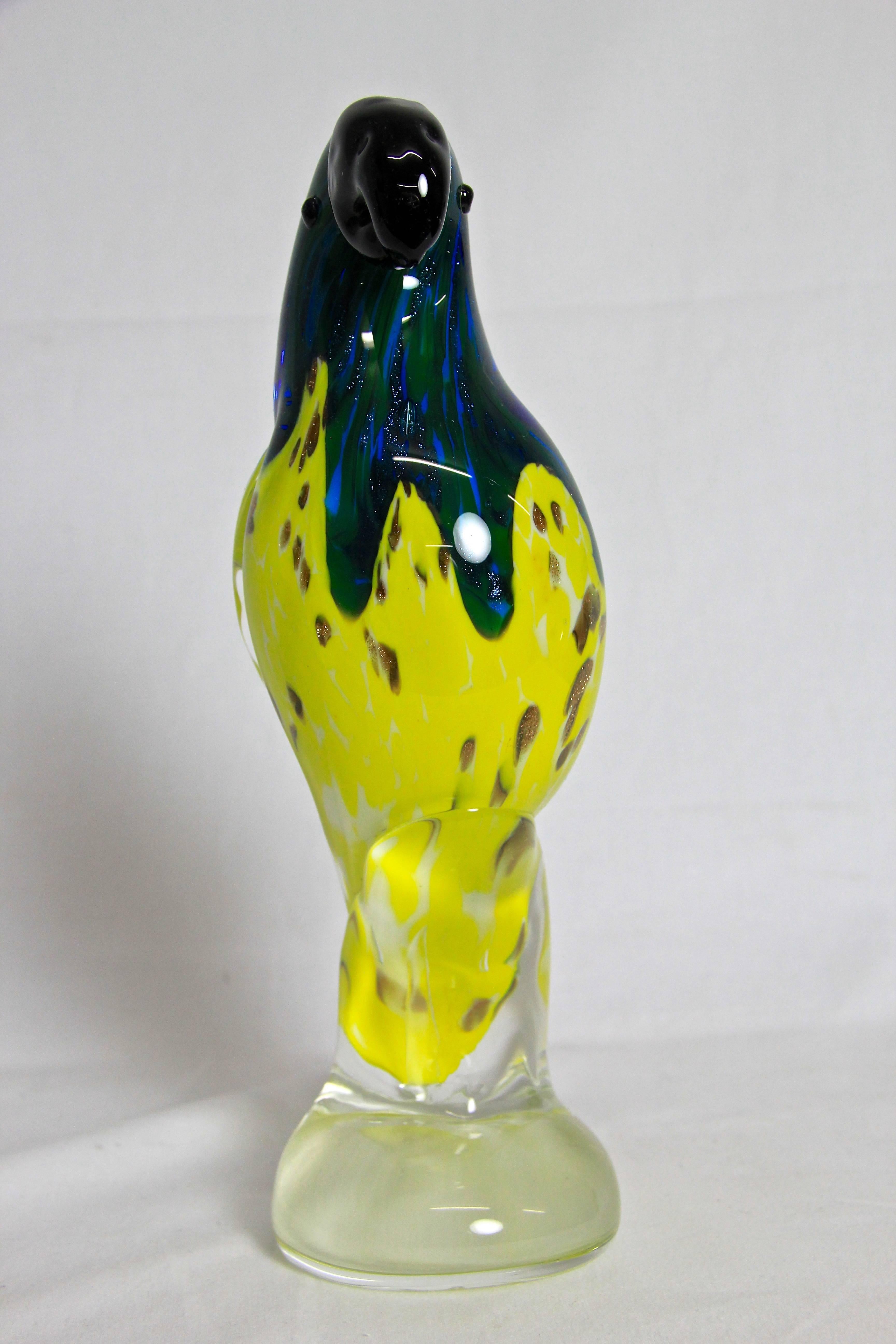 Beautiful Murano Glass Art Parrot, Italy In Excellent Condition In Lichtenberg, AT