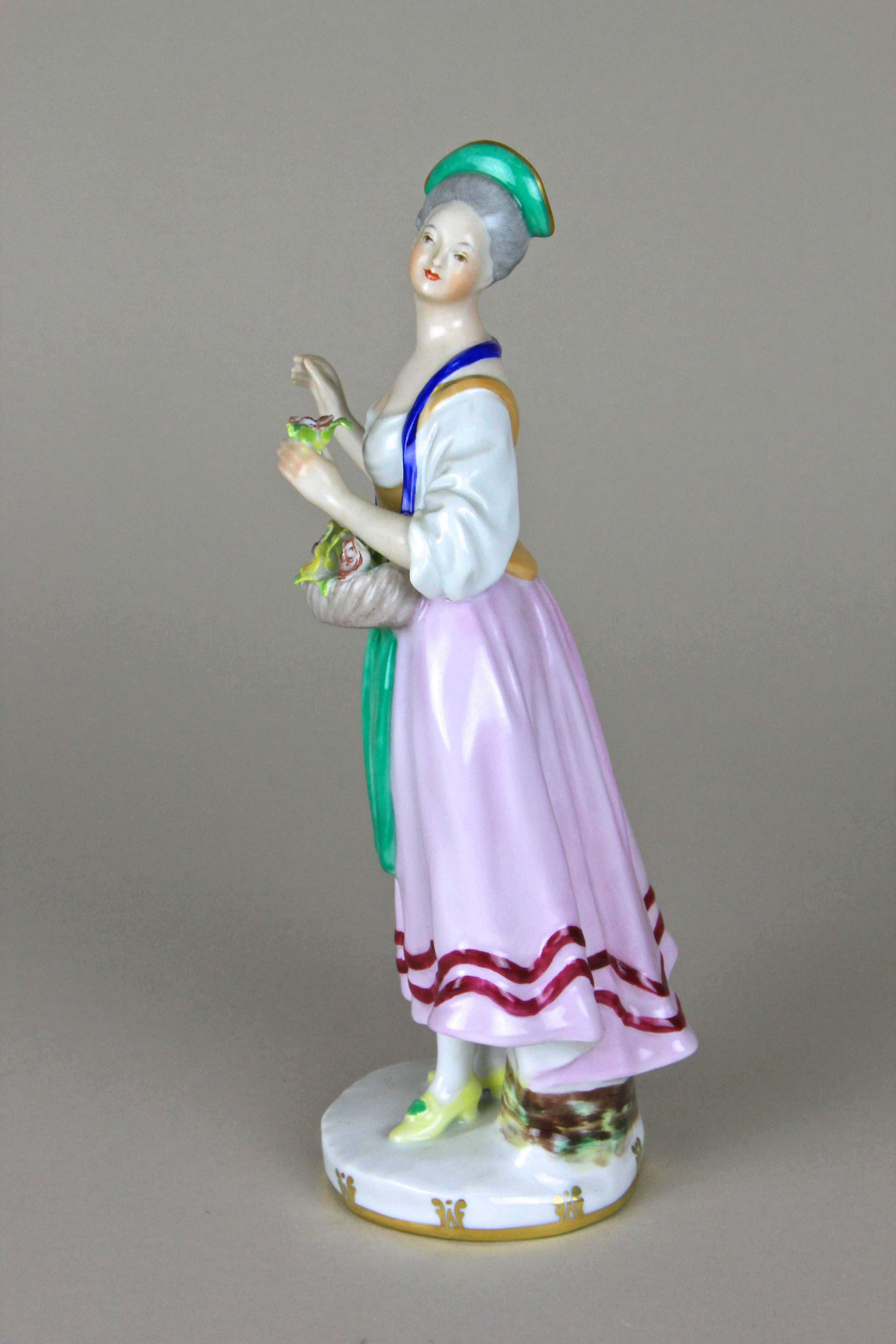 From the world famous porcelain manufacture AUGARTEN in Vienna around the middle of the 20th century we offer you this charming well known porcelain figurine called the 