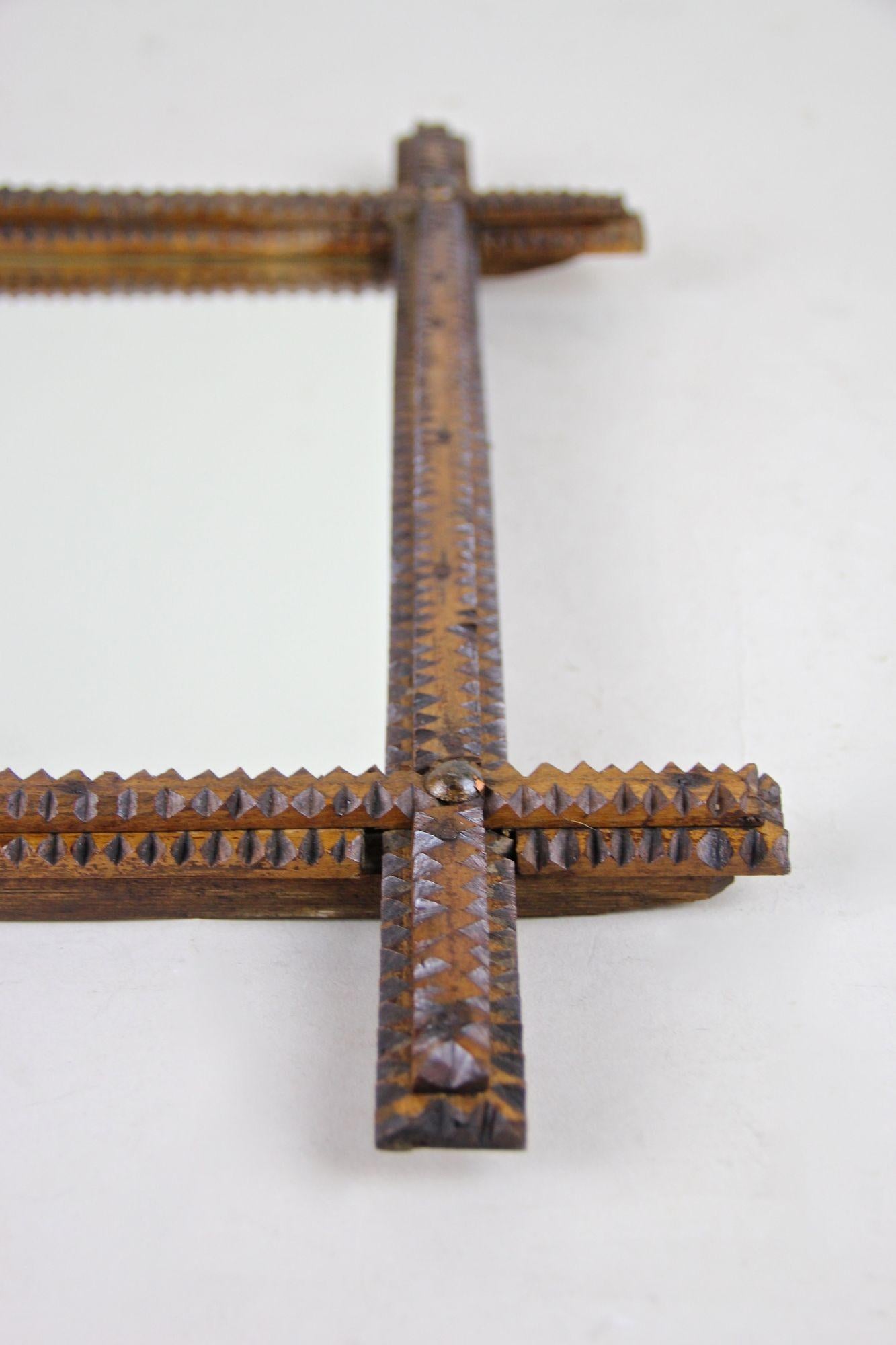 Specchio da parete rustico Tramp Art del XIX secolo, intagliato a mano, Austria, circa 1870 in vendita 3