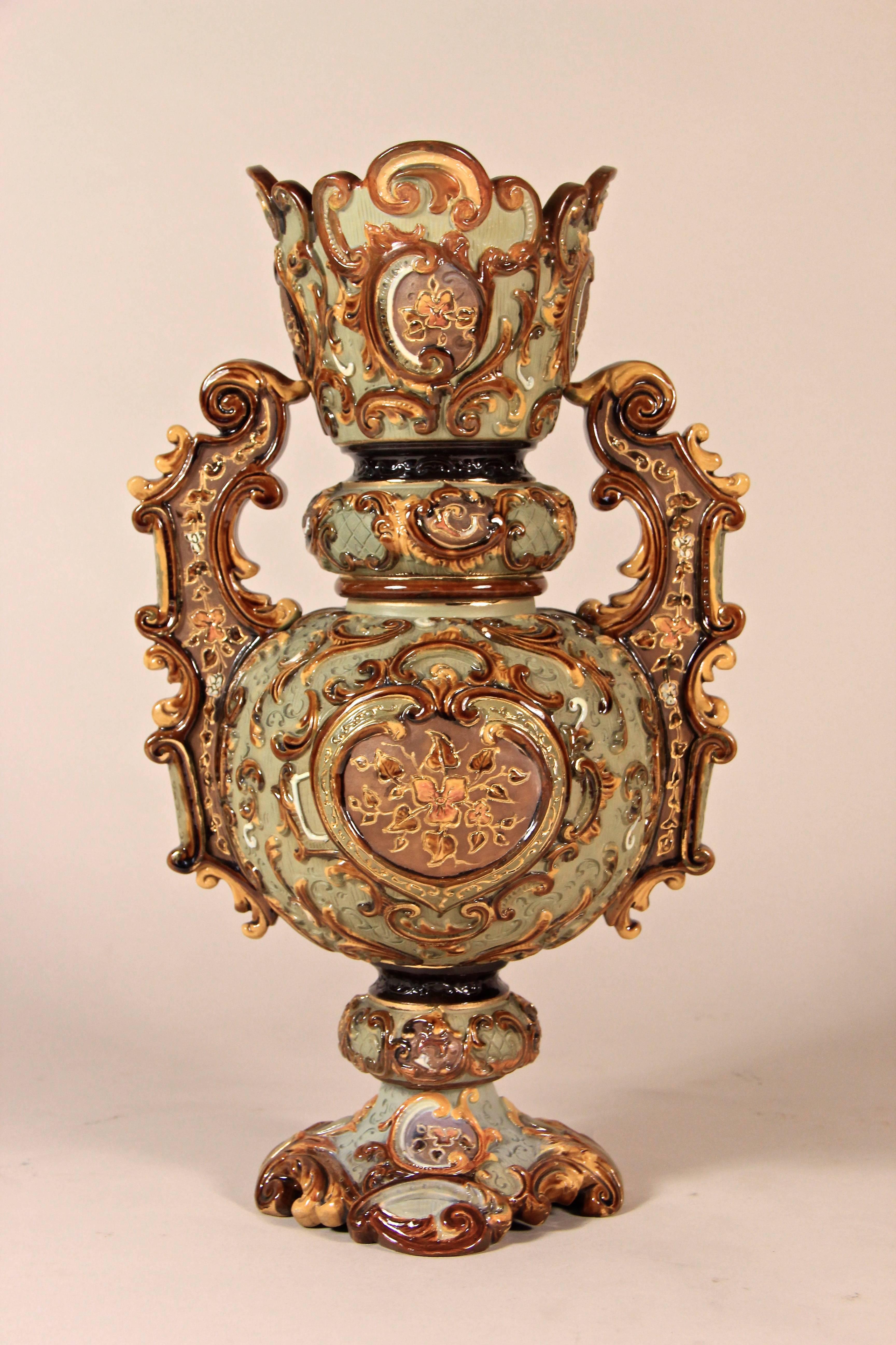 Large Majolica Vase by Wilhem Schiller & Sohn, Bohemia, circa 1890 1