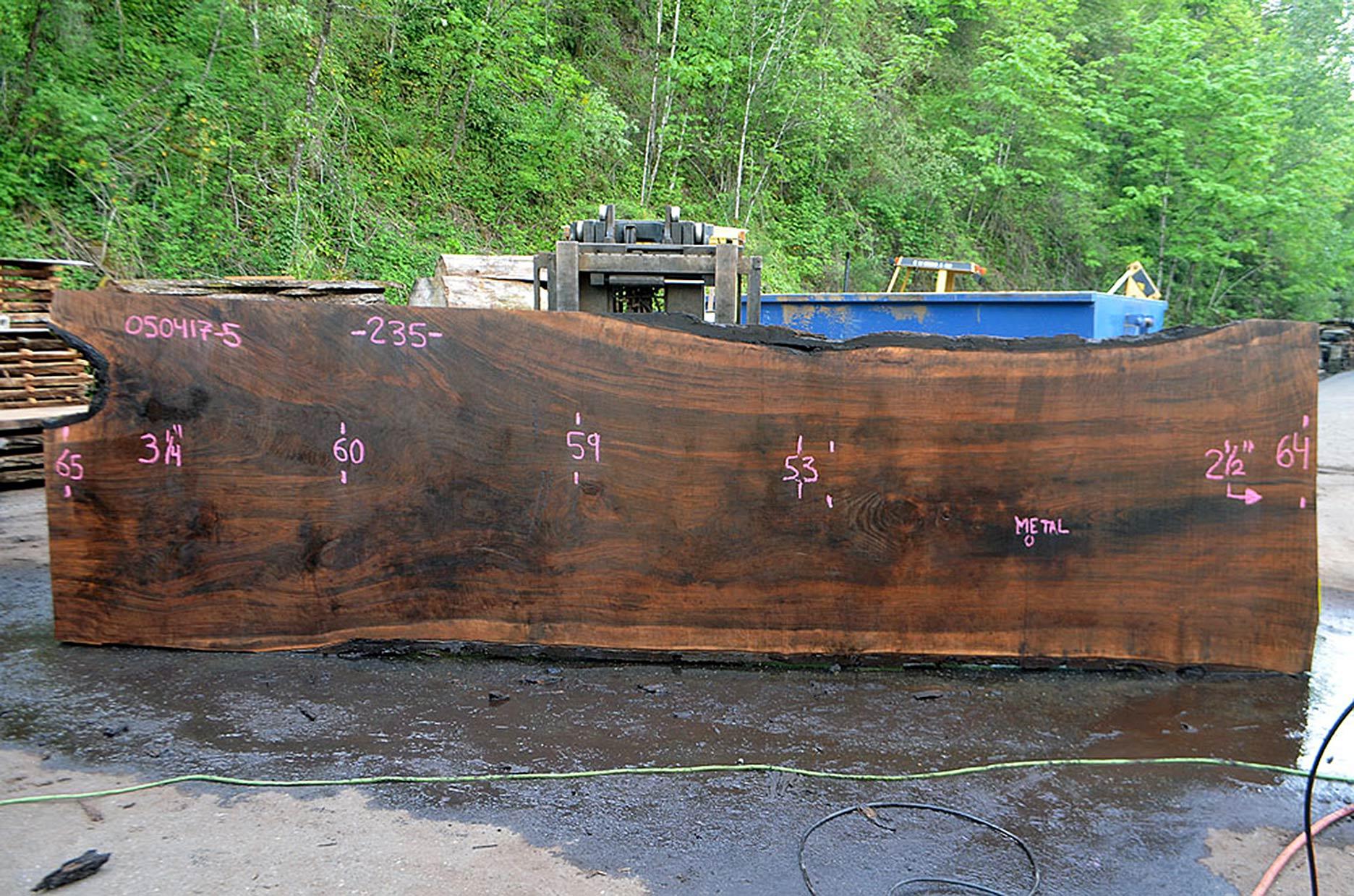 Table de conférence en noyer à bord vif 