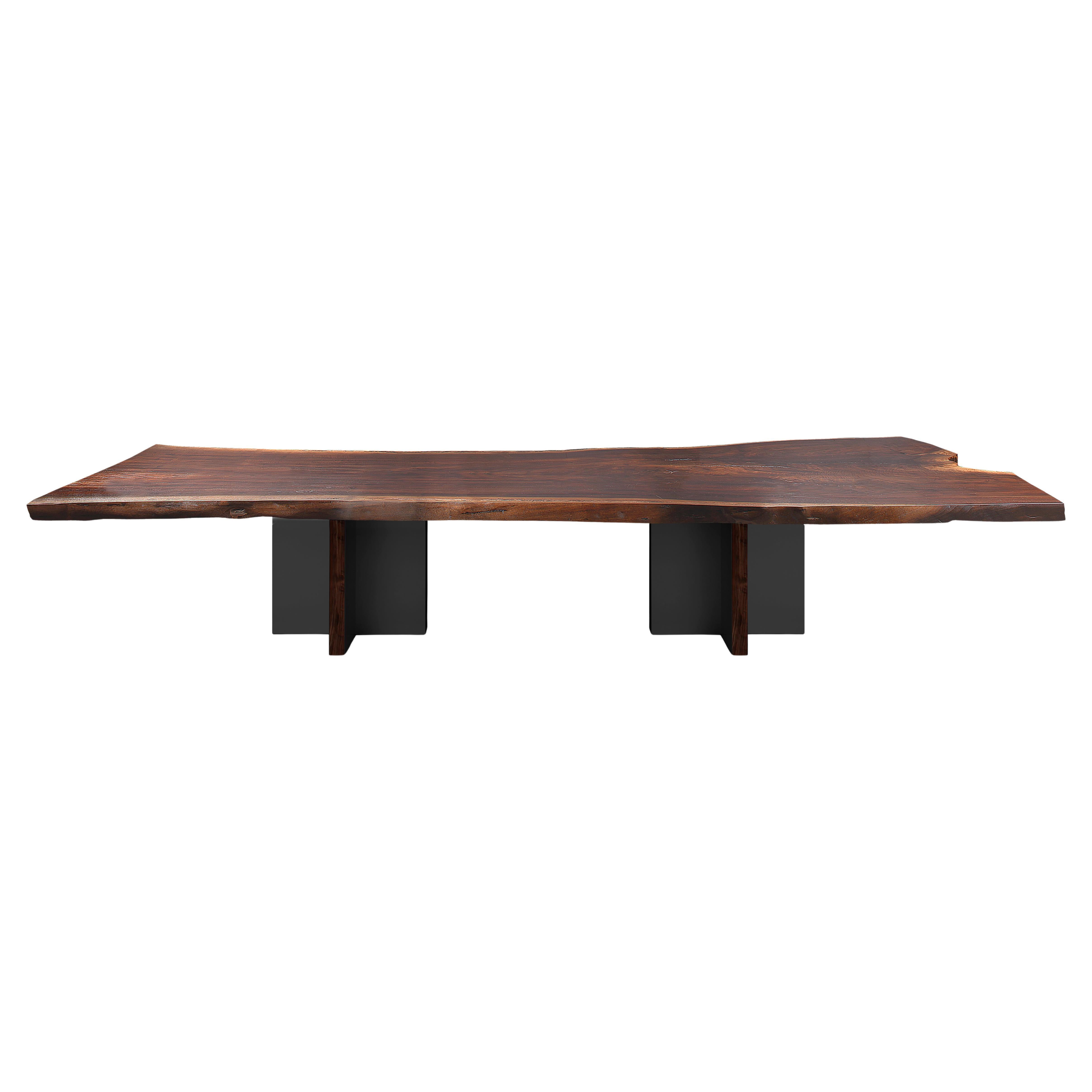 Table de conférence en noyer à bord vif "Monarch" par l'artisan Florian Roeper