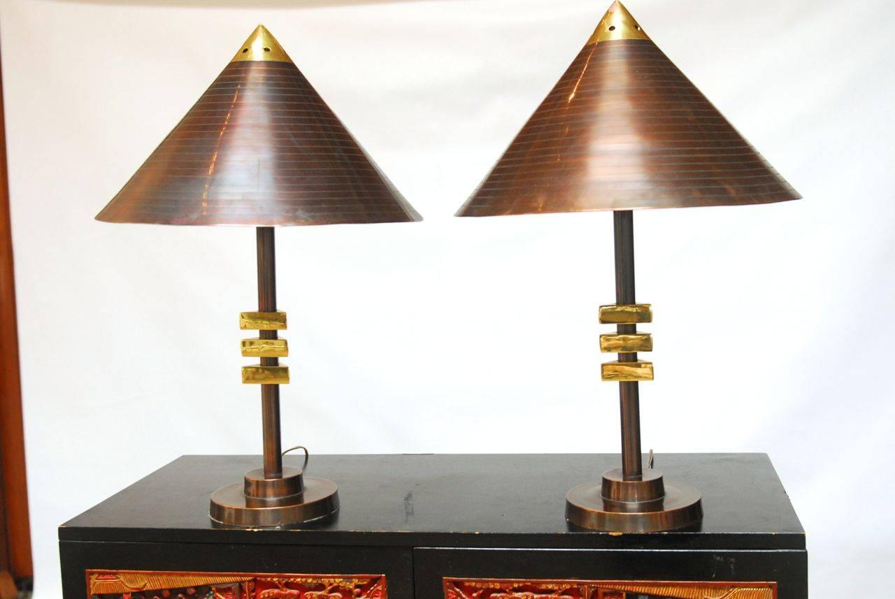 20th Century Pair of Mid-Century Modern Brass Chinese Hat Table Lamps
