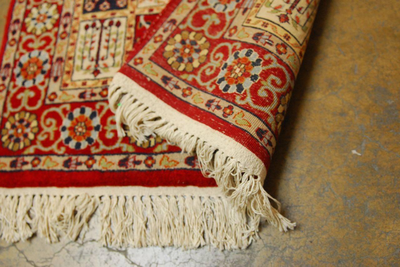 Indo Baktiari Dekorativer Teppich (Handgeknüpft) im Angebot