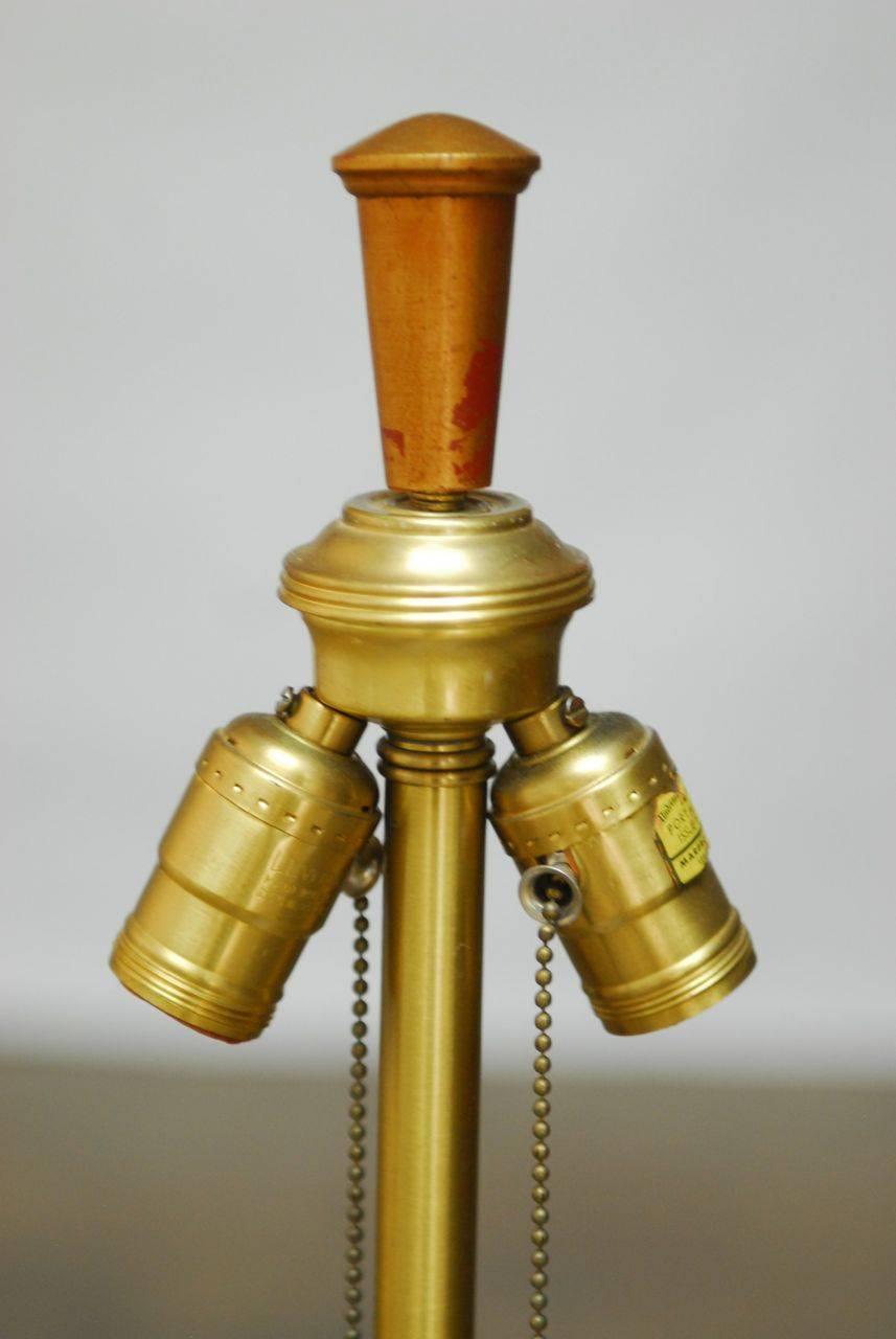 Grande lampe de bureau en bois doré de style pagode par Marbro Excellent état - En vente à Rio Vista, CA