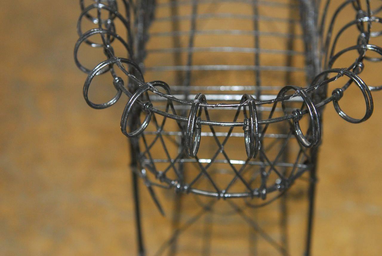 french wire stand