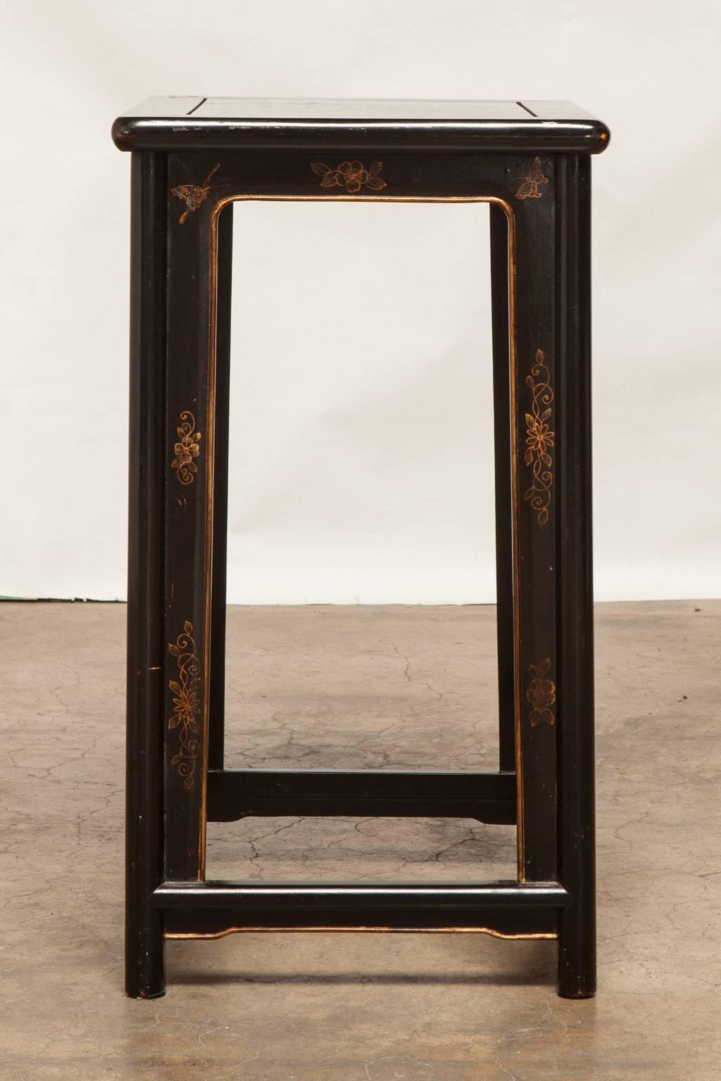 Chinese Black Lacquer Pedestal Table or Stool In Excellent Condition In Rio Vista, CA