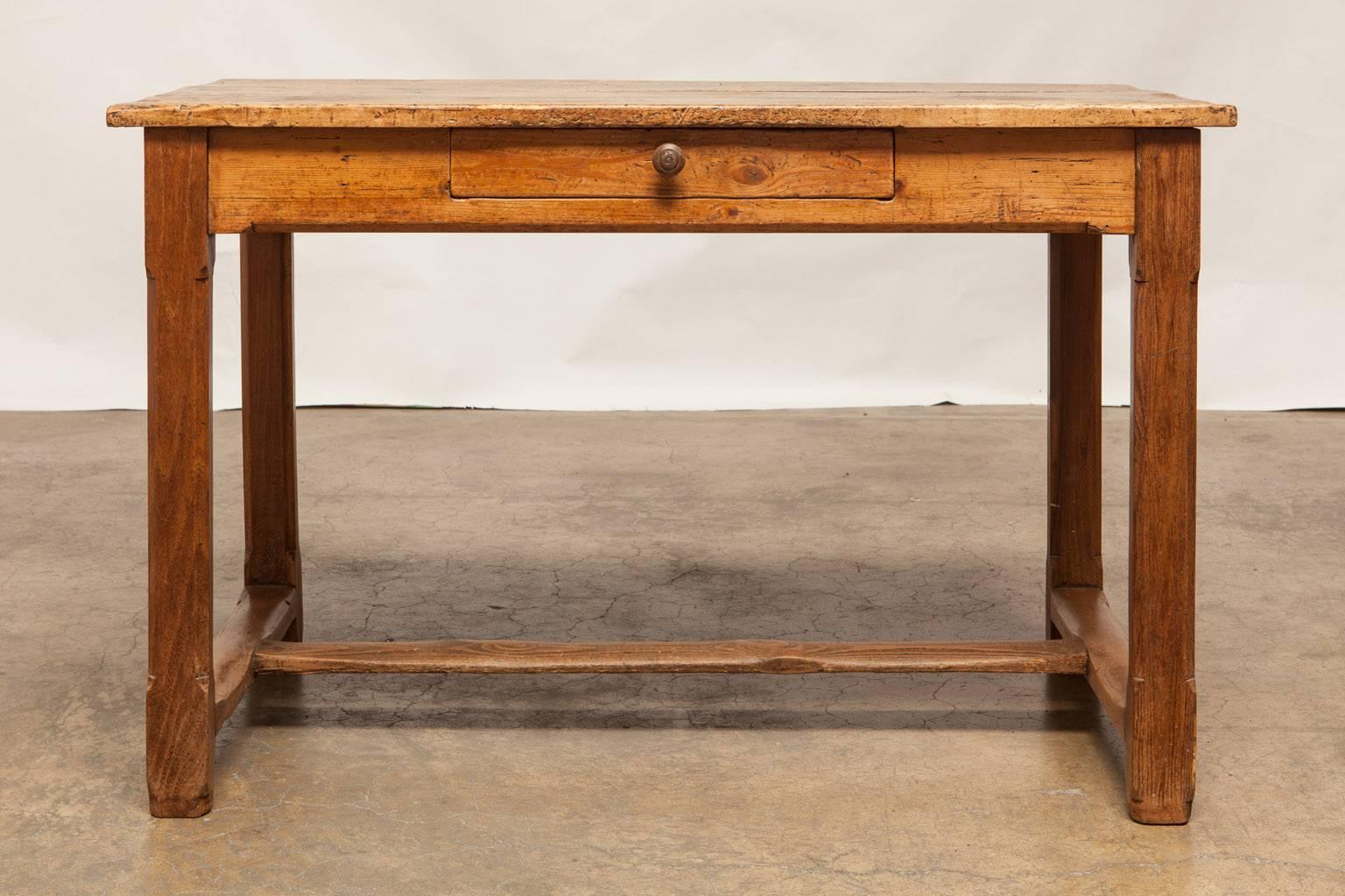 19th Century French Farmhouse Kitchen Table with Leaves In Distressed Condition In Rio Vista, CA