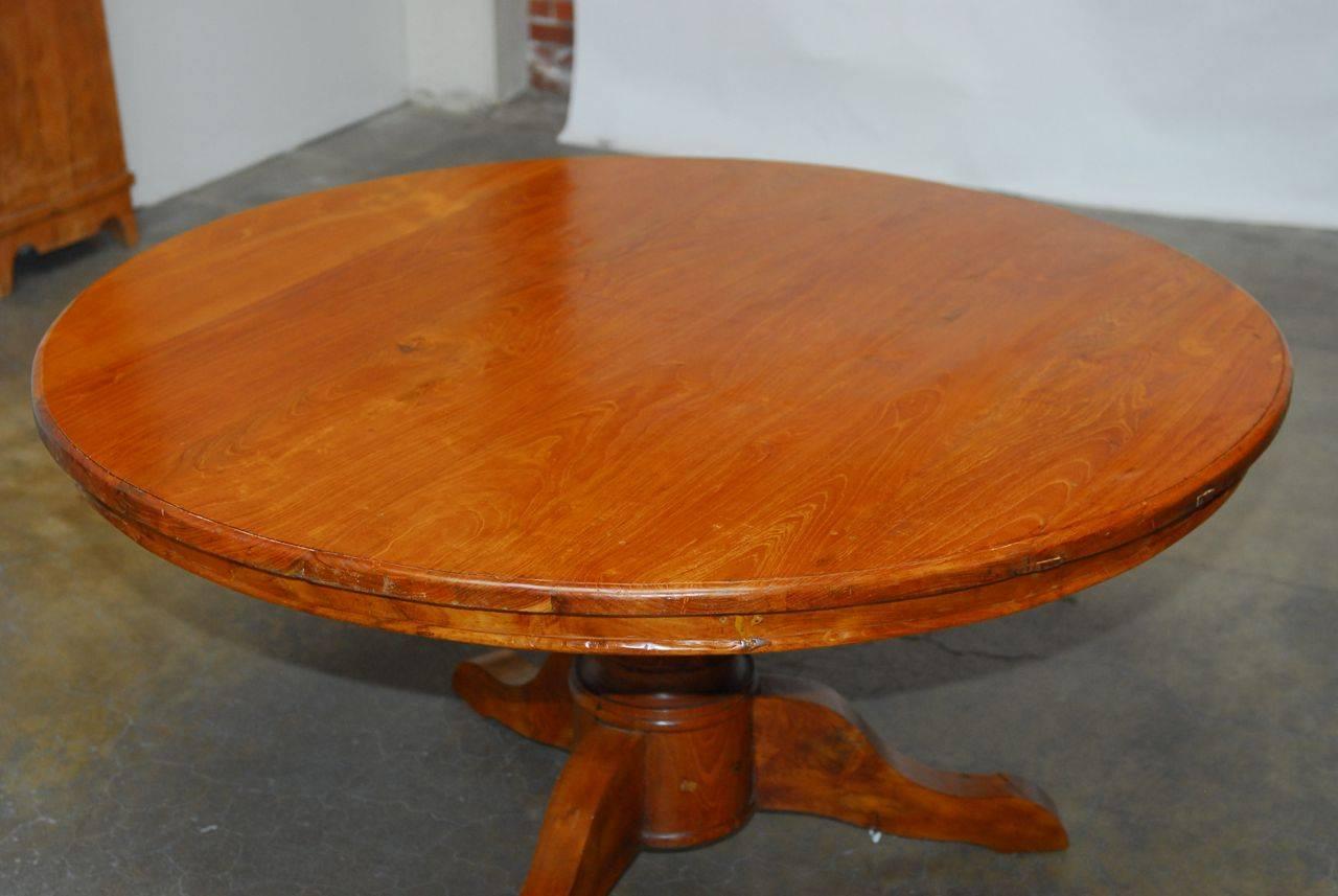 20th Century Hand-Carved Solid Teak Round Pedestal Dining Table