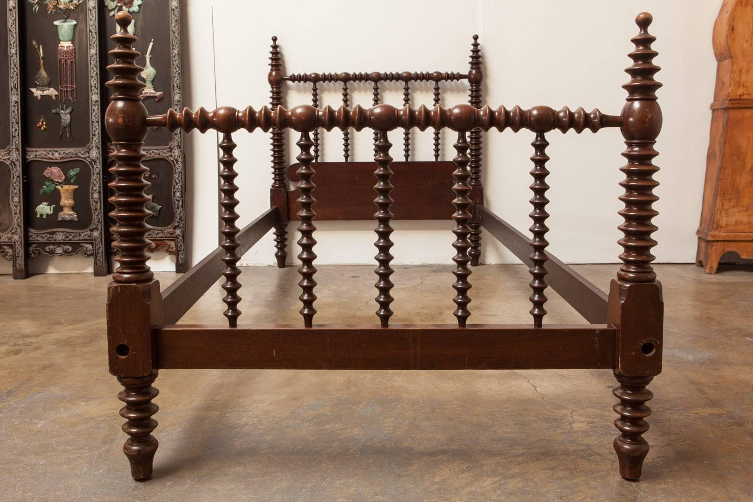 19th Century Pair of Jenny Lind Style Mahogany Spool Beds