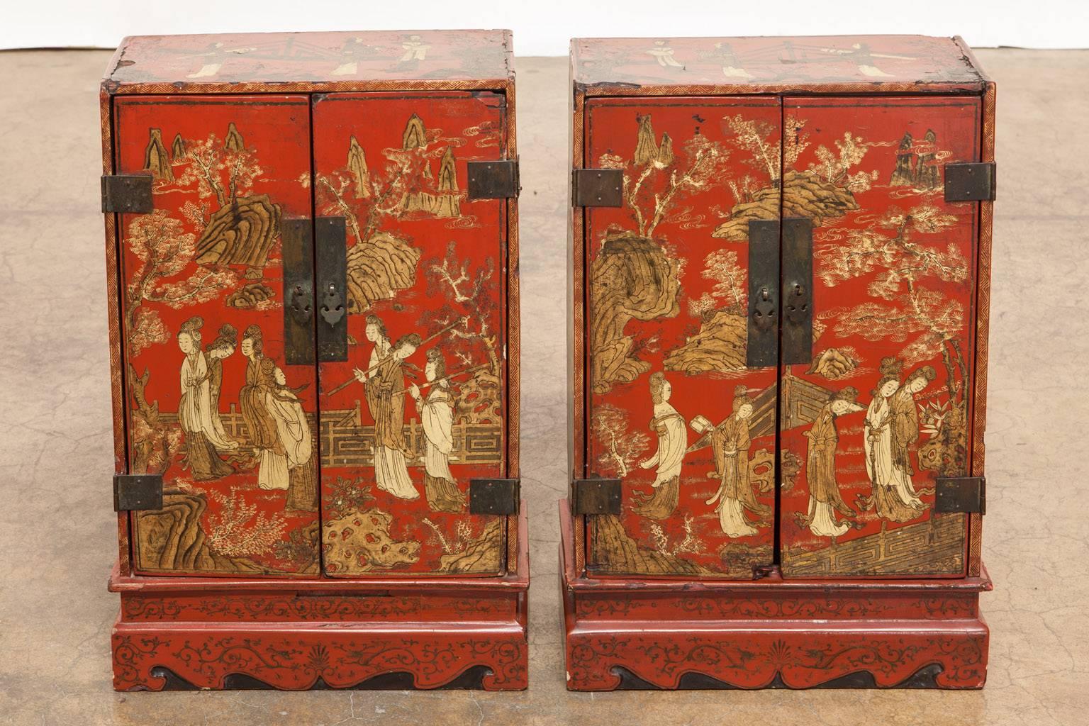 Pair of Edo Period Japanese Red Lacquer Table Cabinets 4