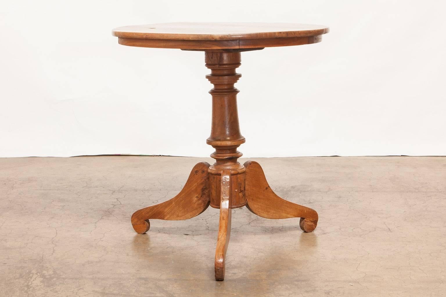 George III Walnut Tripod Table 2