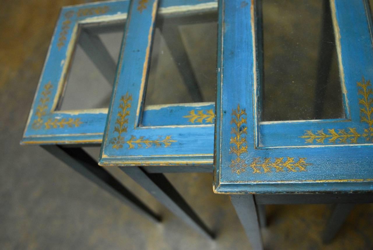 French Style Painted Nesting Tables In Distressed Condition In Rio Vista, CA