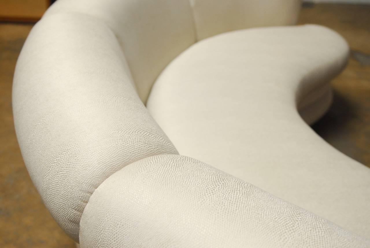 American Modern Curvilinear Cloud Style Sofa
