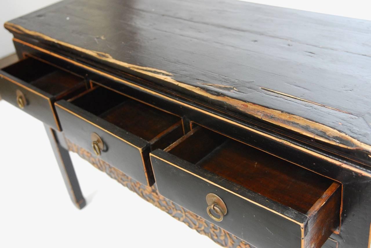 Chinese Black Lacquer Sideboard Console Table In Distressed Condition In Rio Vista, CA