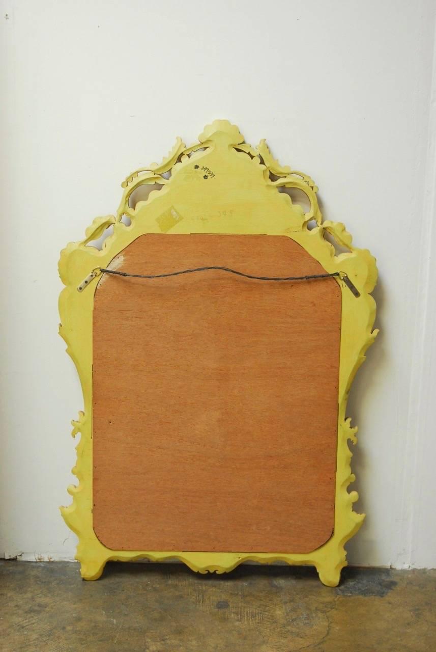 Venetian Chinoiserie Gilt and Lacquered Mirror For Sale 2