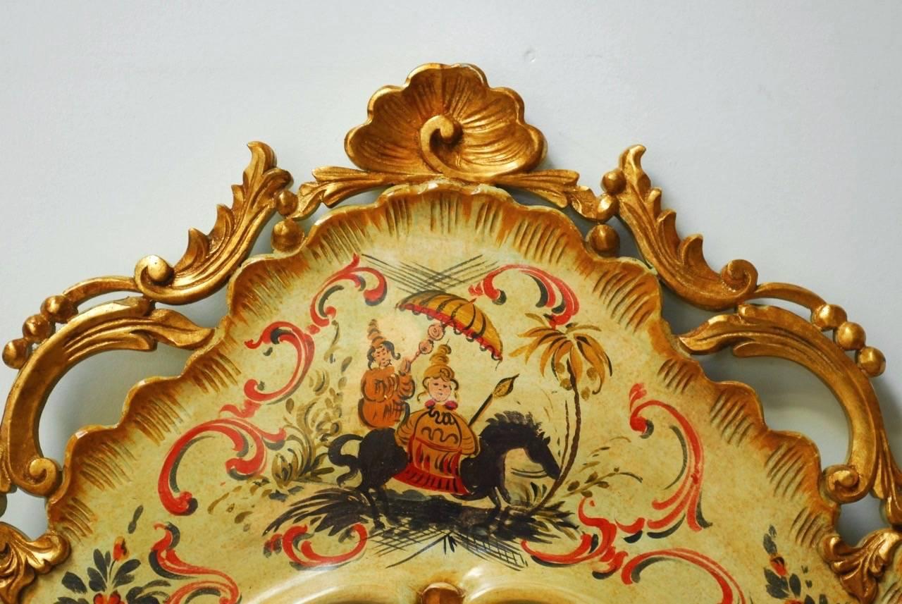 Rococo Miroir vénitien chinoiserie doré et laqué en vente