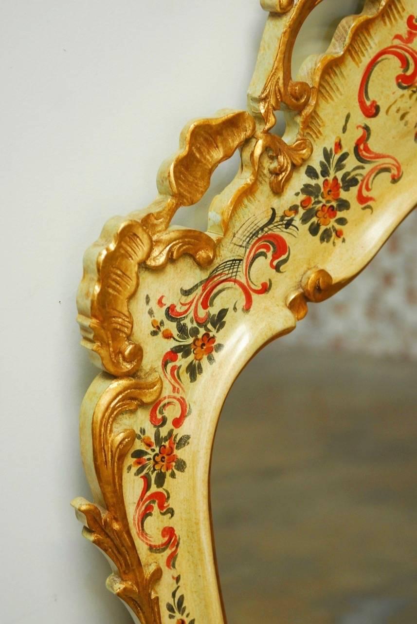 italien Miroir vénitien chinoiserie doré et laqué en vente