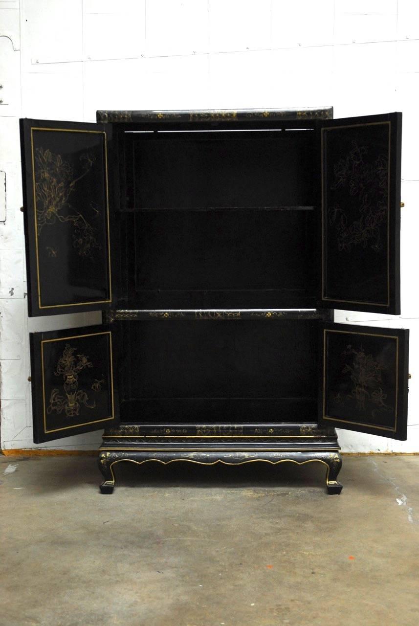 20th Century Chinese Export Gilt Lacquered Cabinet on Stand 
