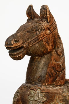 Cheval de temple en bois sculpté polychrome du 19ème siècle