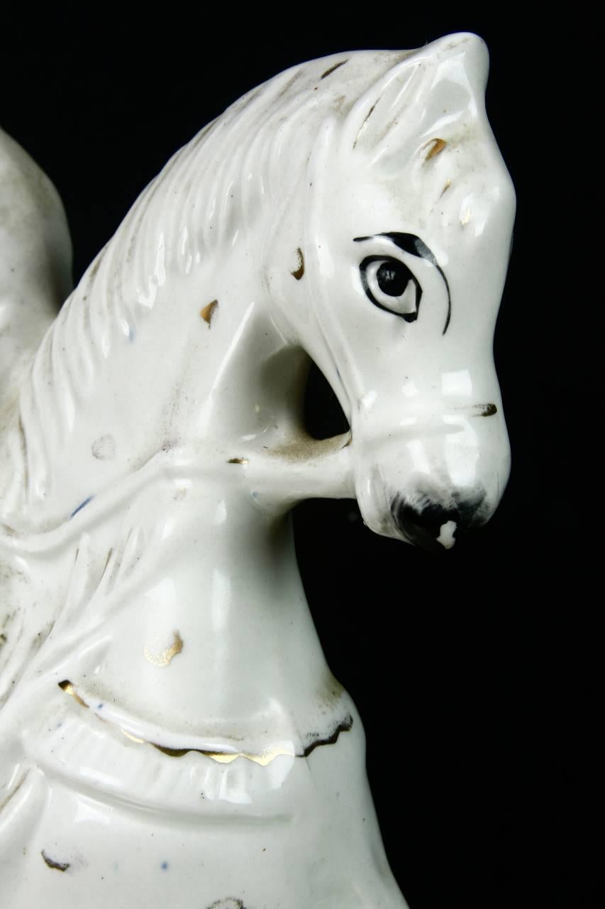 Porcelaine Paire de chasseurs des Highlands écossais du 19e siècle du Staffordshire en vente