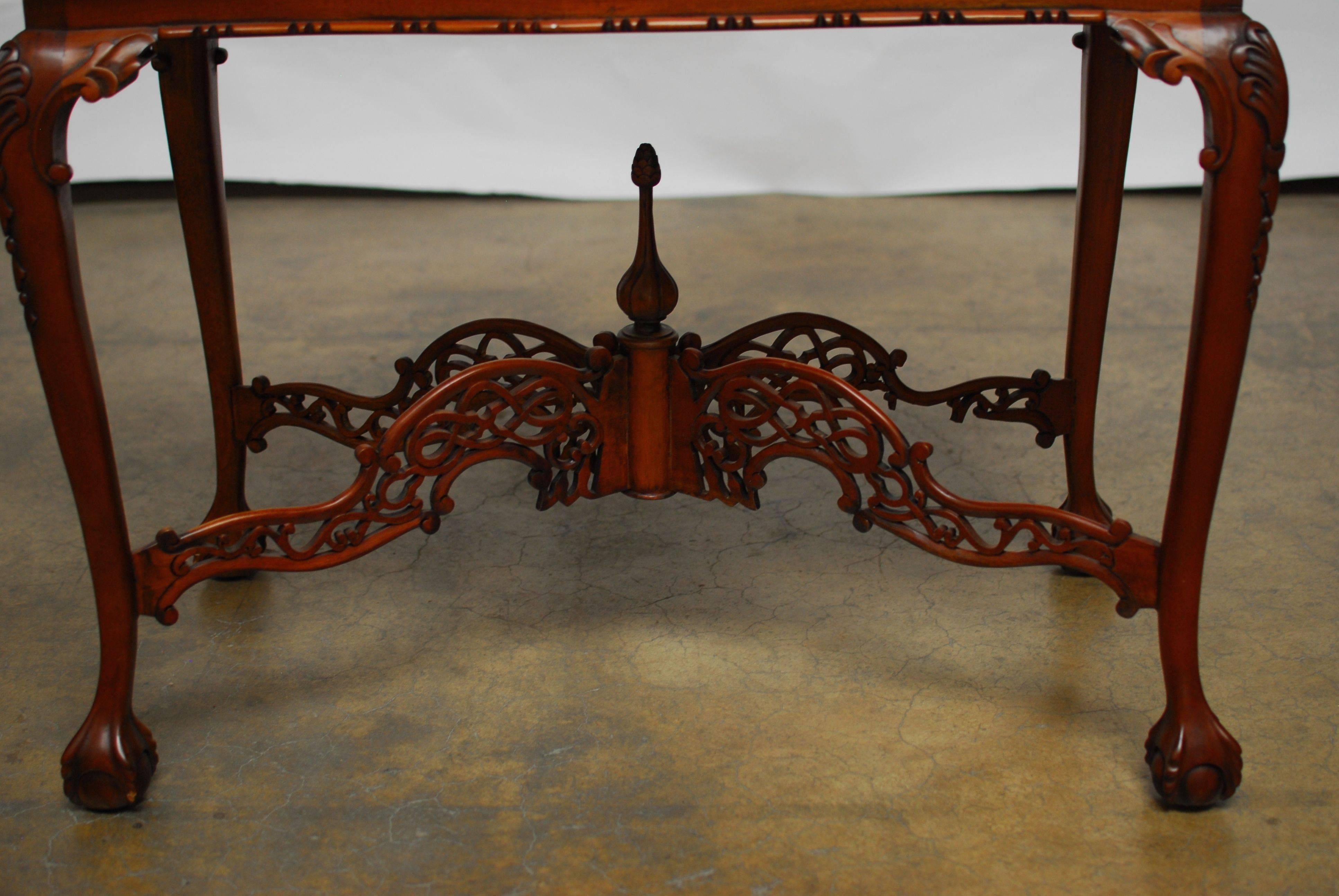 George III Chinese Chippendale Mahogany Silver Table In Good Condition In Rio Vista, CA