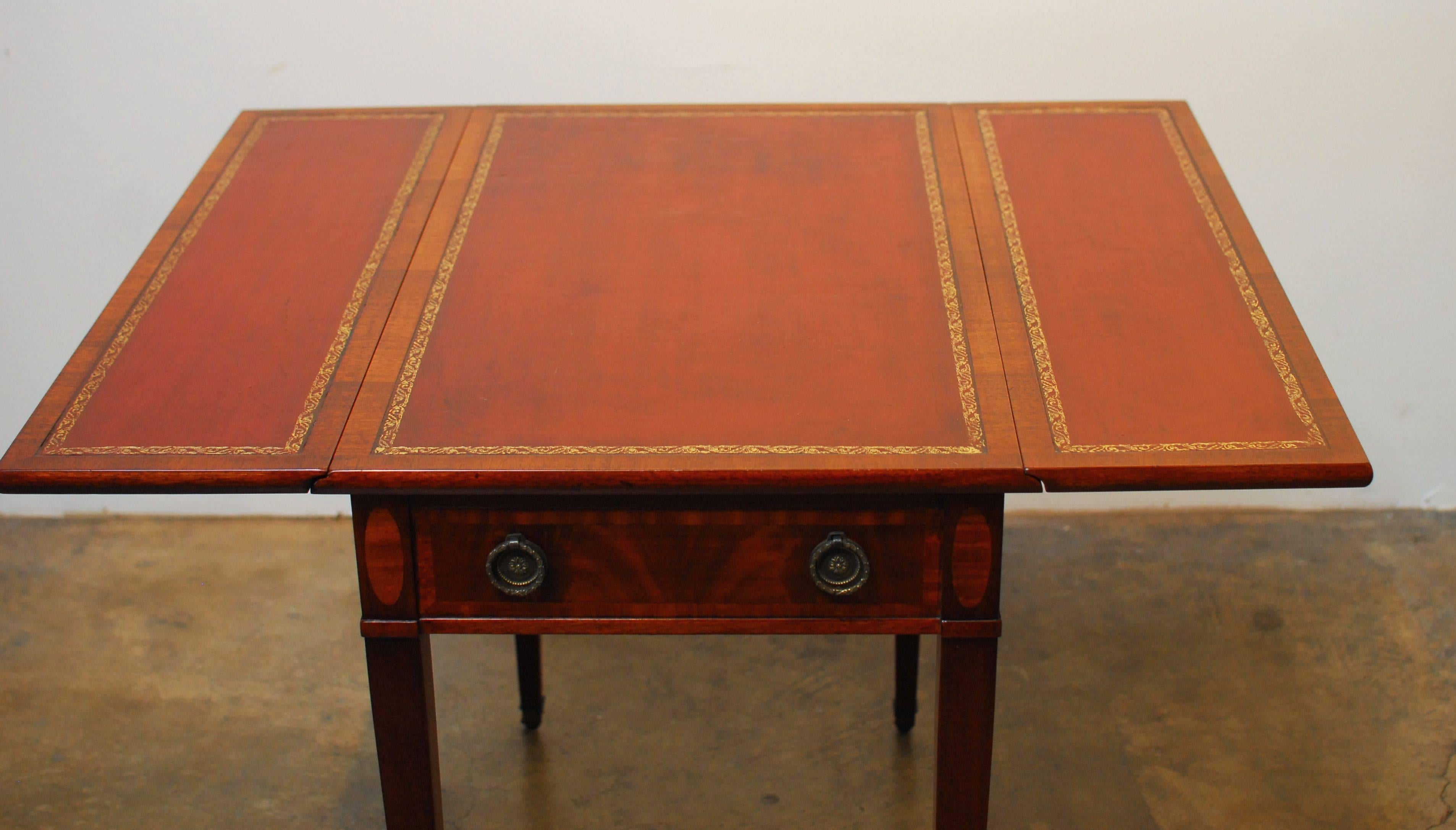 George III Mahogany and Leather Pembroke Table In Good Condition In Rio Vista, CA