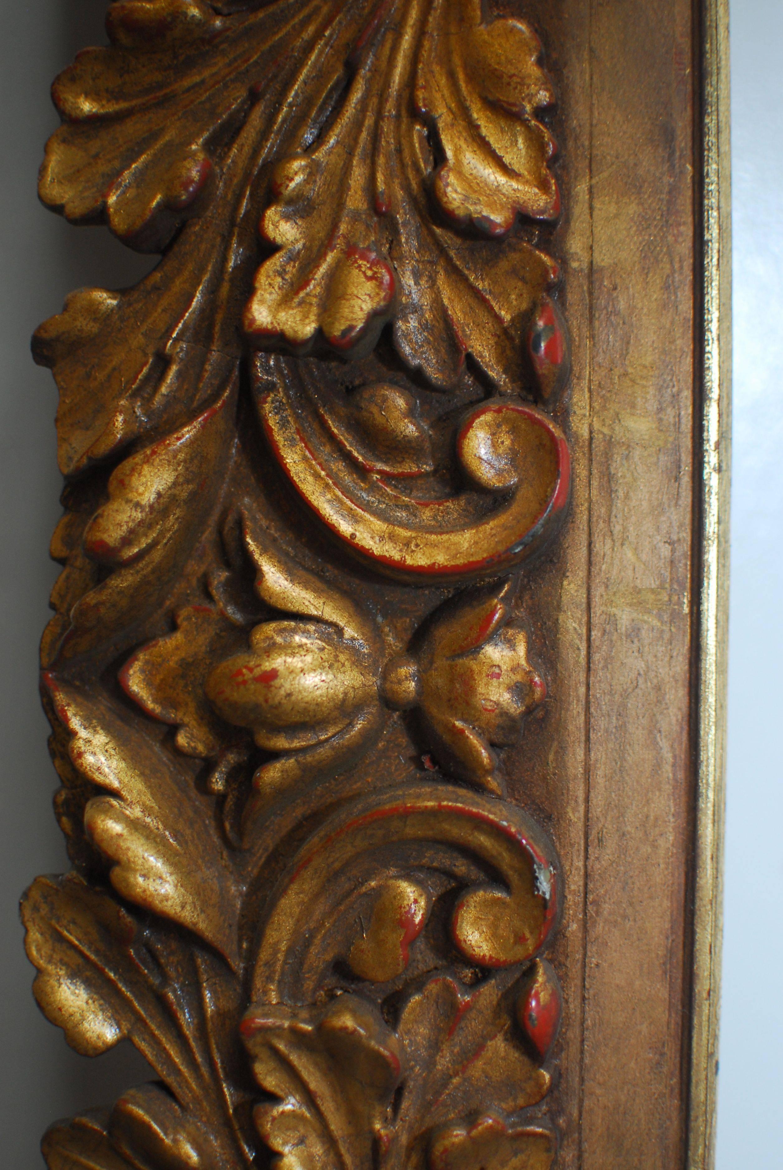 Geschnitzter Rahmen aus vergoldetem Holz und Gesso aus dem 19. Jahrhundert (Barock) im Angebot