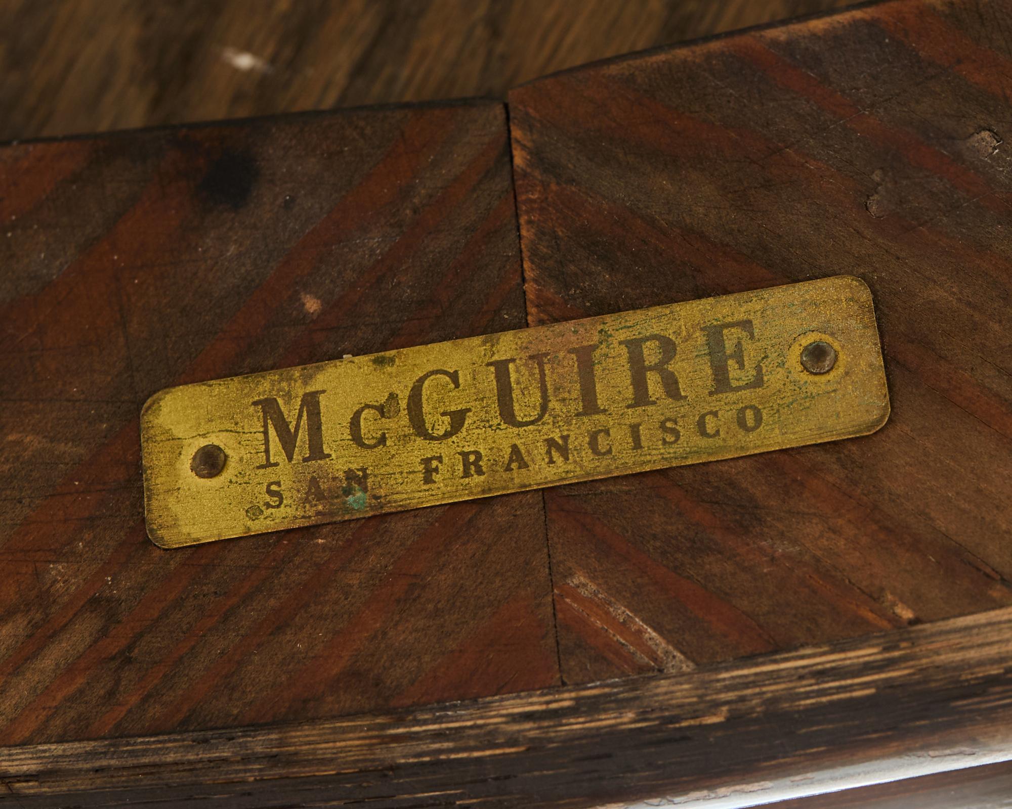 Mesa de comedor de ratán de roble redonda, orgánica y moderna de mediados de siglo McGuire en venta 4