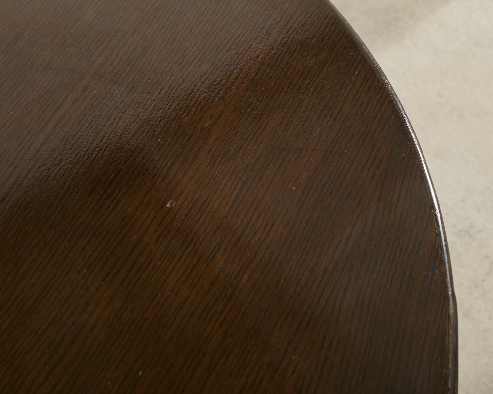 Mesa de comedor de ratán de roble redonda, orgánica y moderna de mediados de siglo McGuire en venta 3
