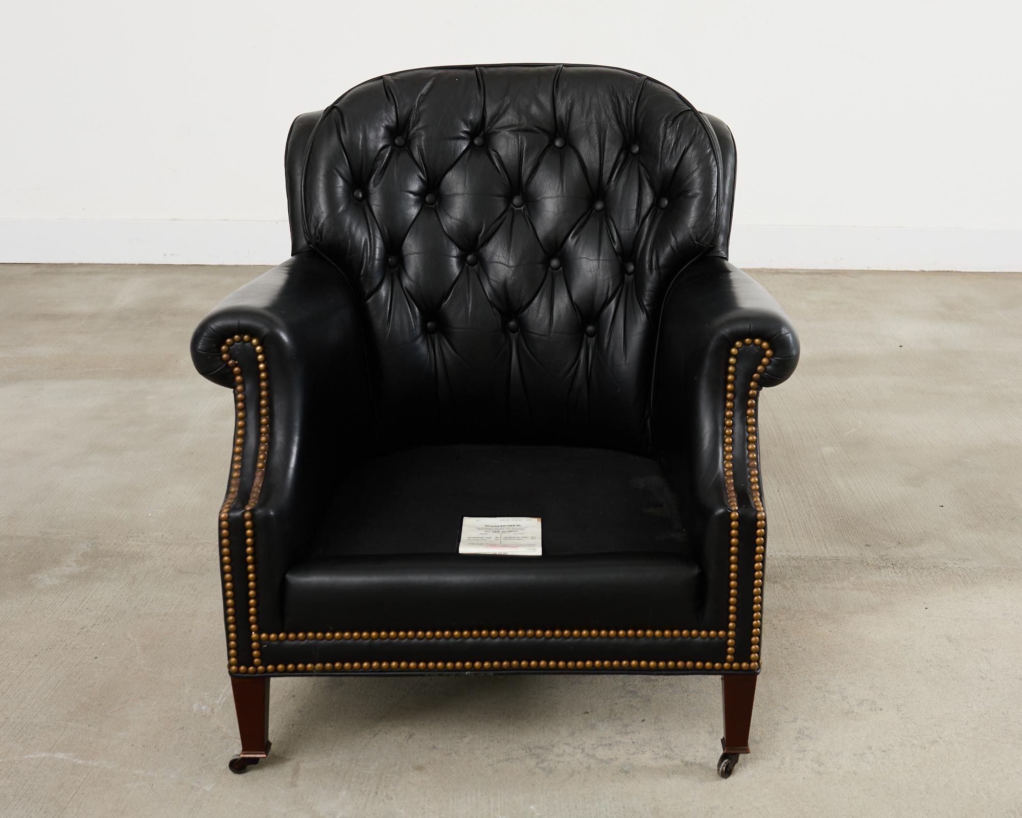 Englische Loungesessel und Ottomane aus getuftetem Leder im Regency-Stil im Angebot 8