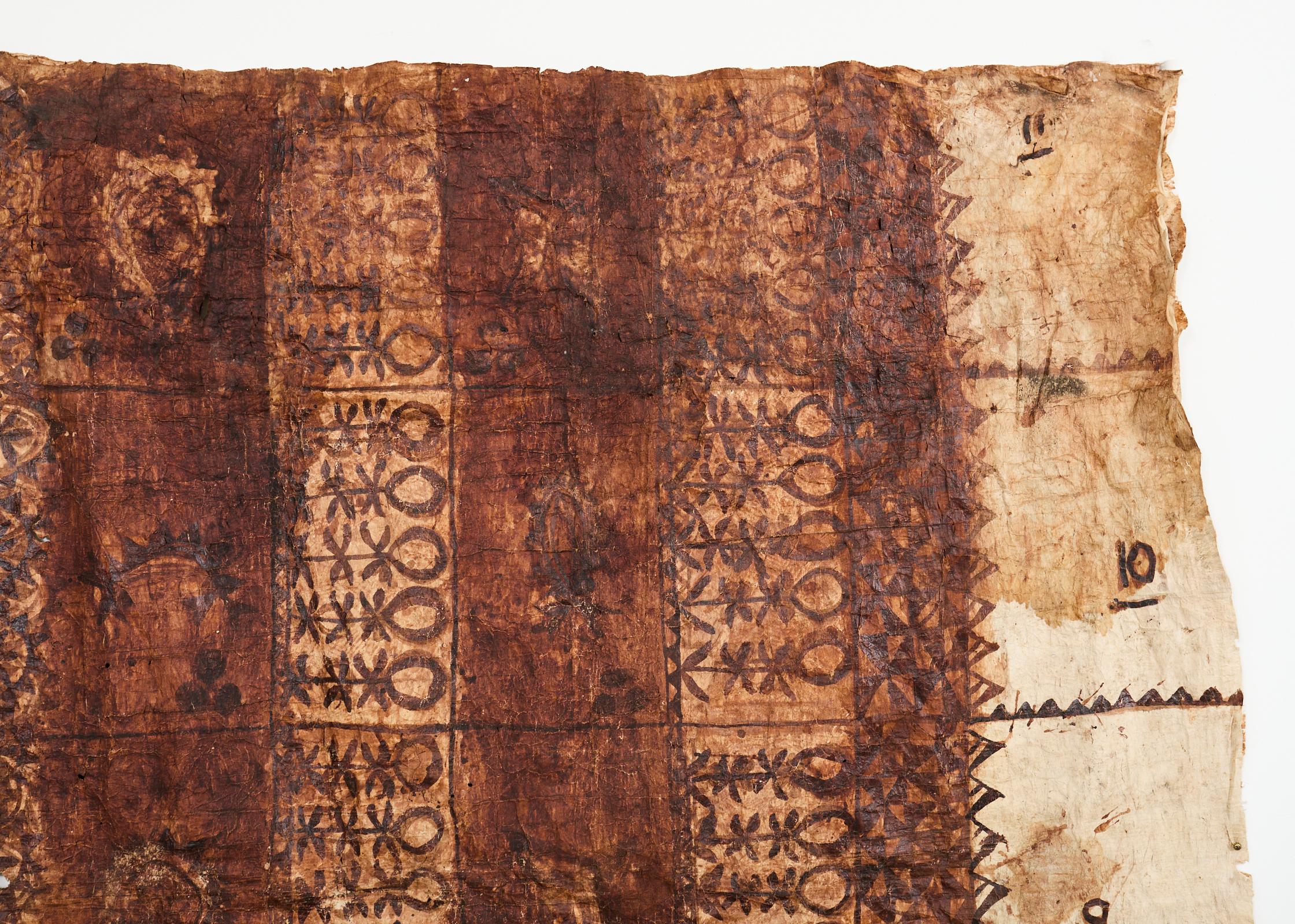 Stammes-Stil 12 Ft polynesischen Tapa Rinde Tuch aus Tonga (Handgefertigt) im Angebot