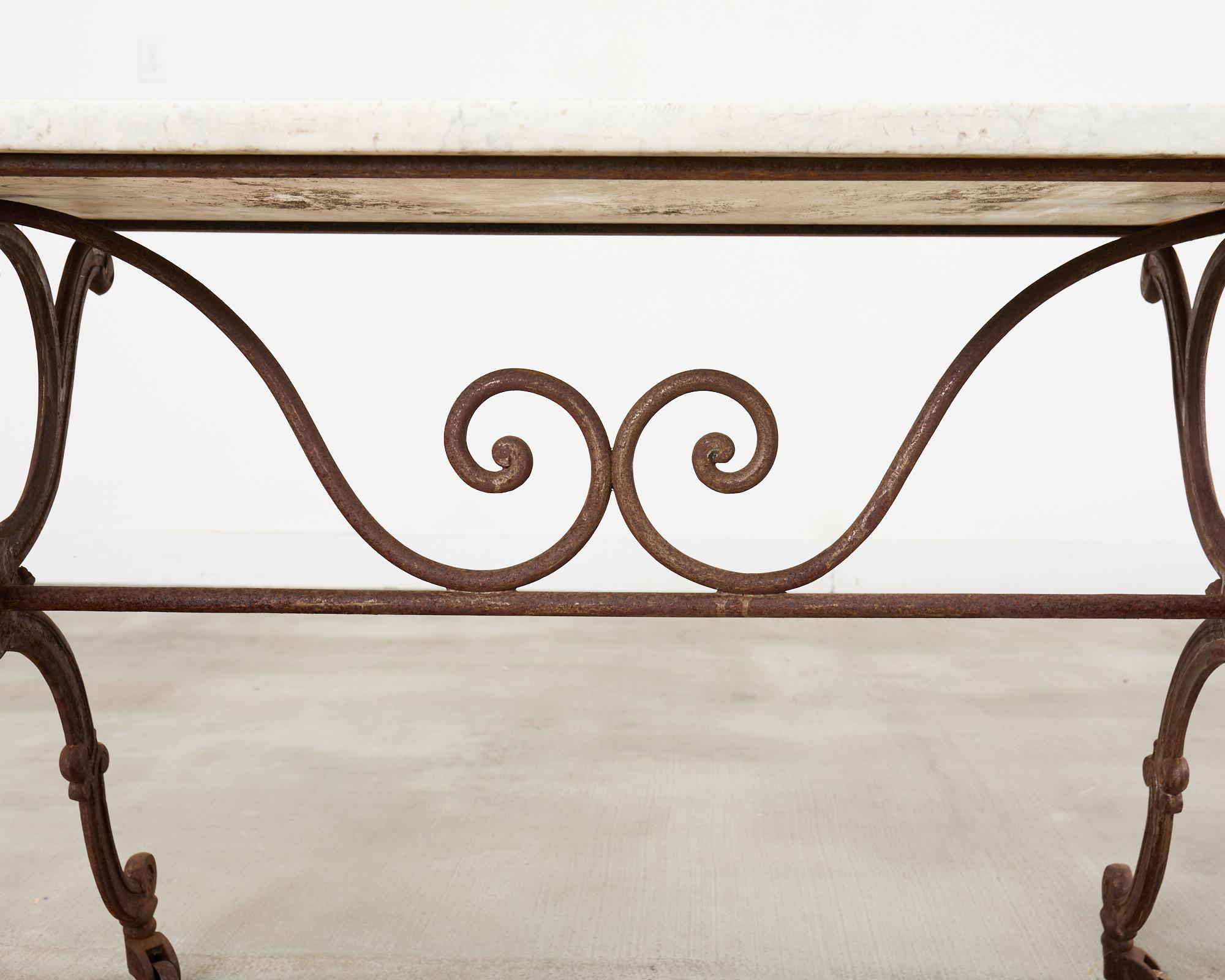 Consola de mesa de carnicero de hierro con tapa de mármol francesa del siglo XIX en venta 6