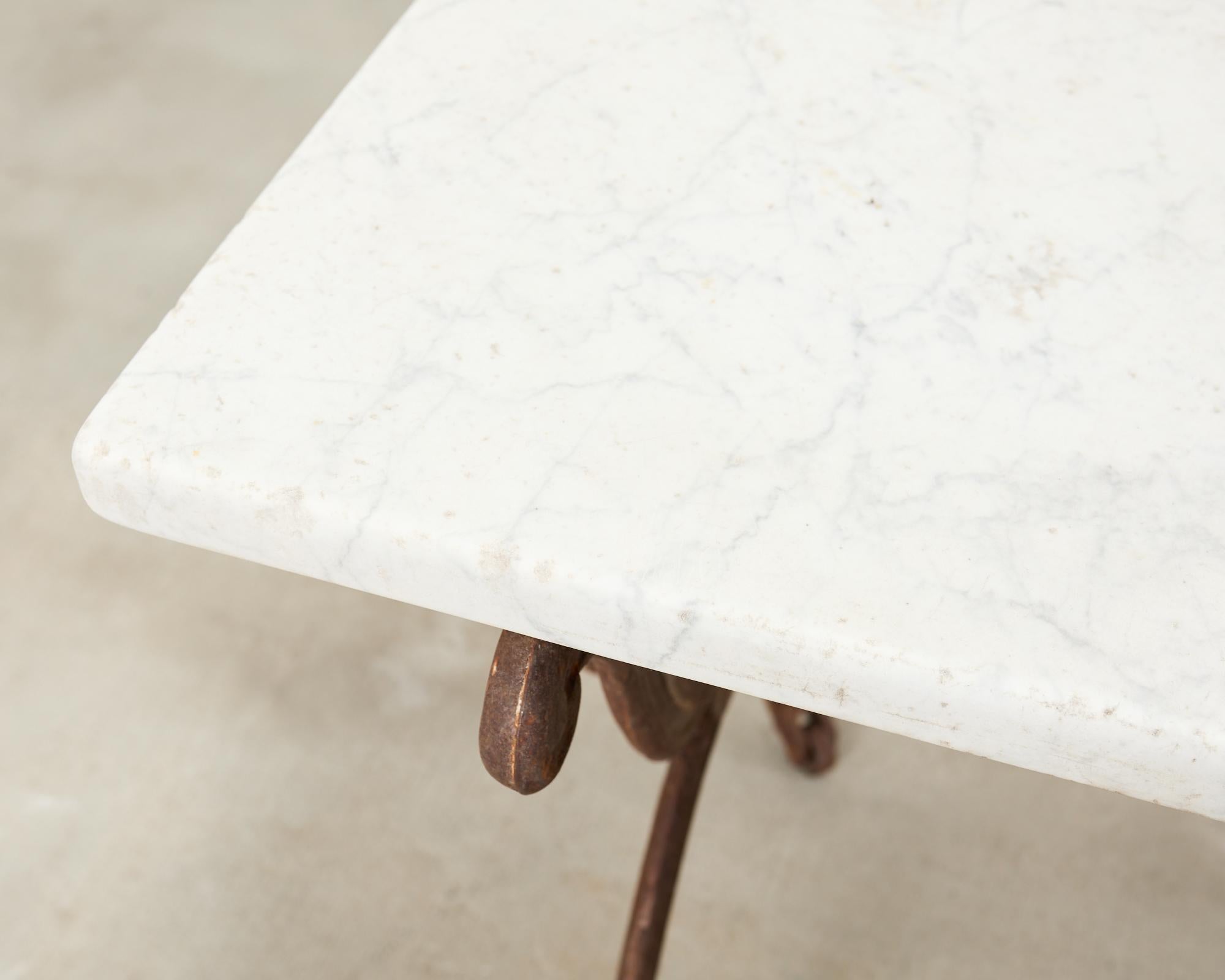 Consola de mesa de carnicero de hierro con tapa de mármol francesa del siglo XIX en venta 2